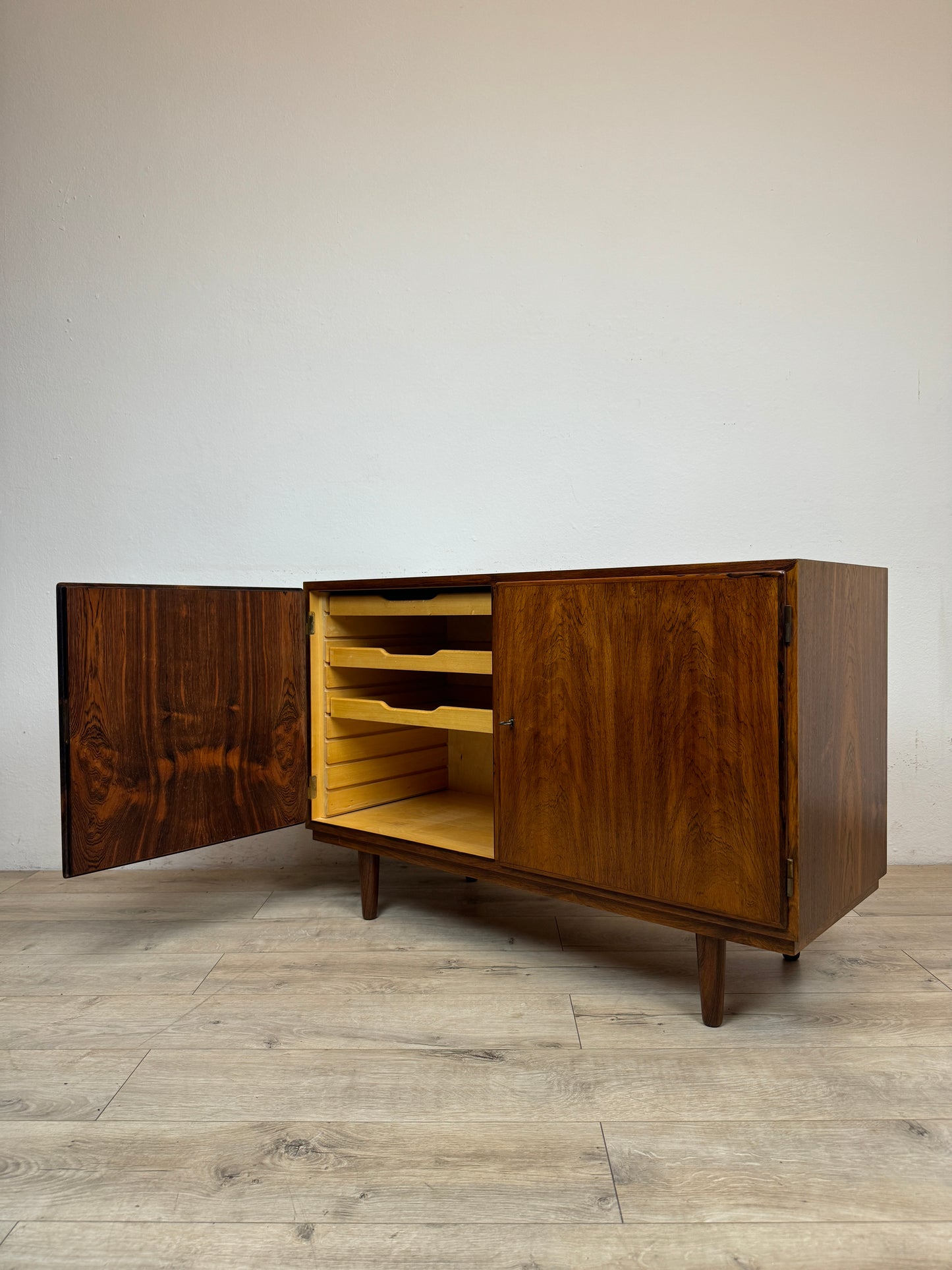 Sideboard in palissandro di Poul Hundevad