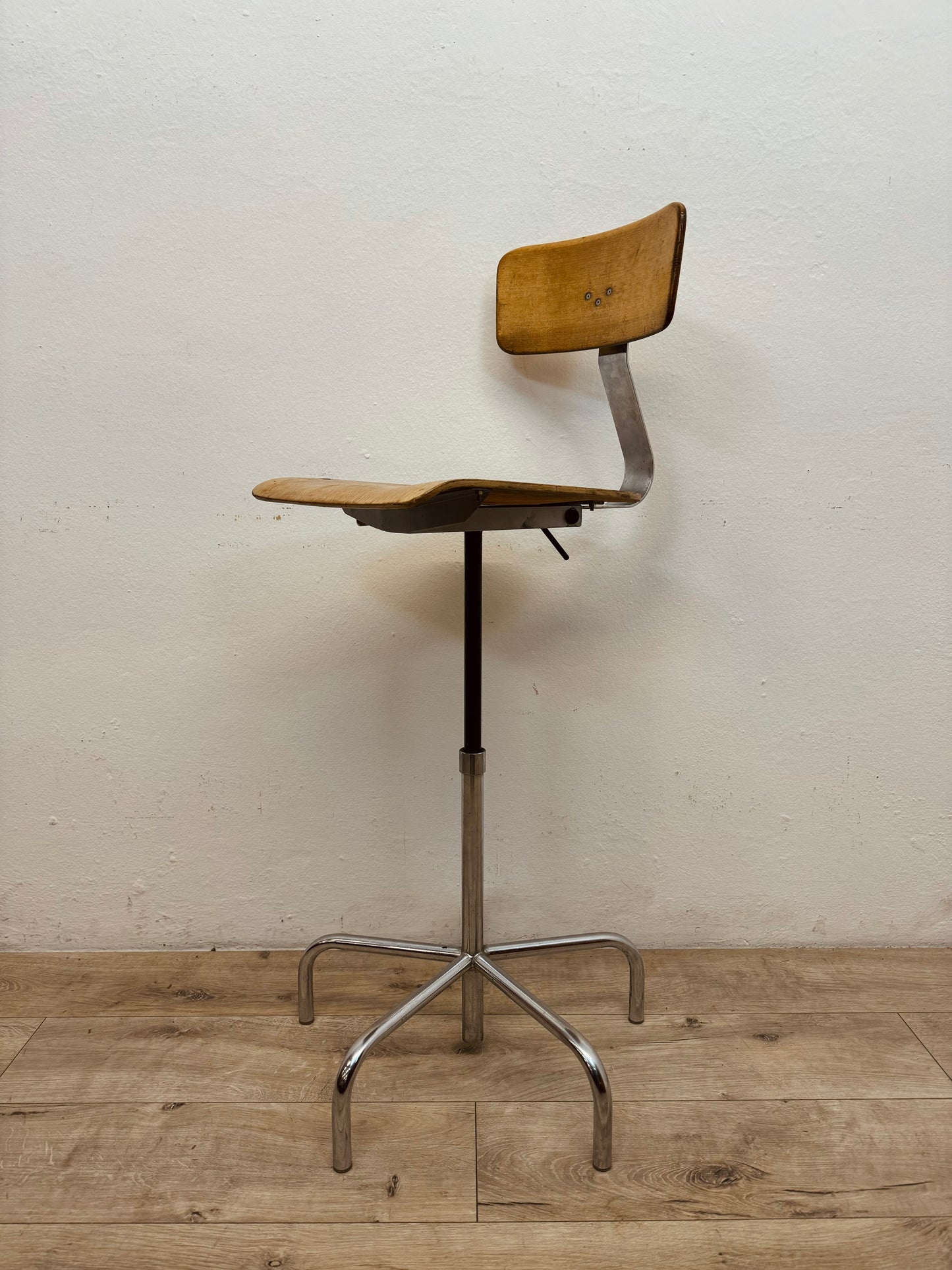 Sgabello industriale anni 60