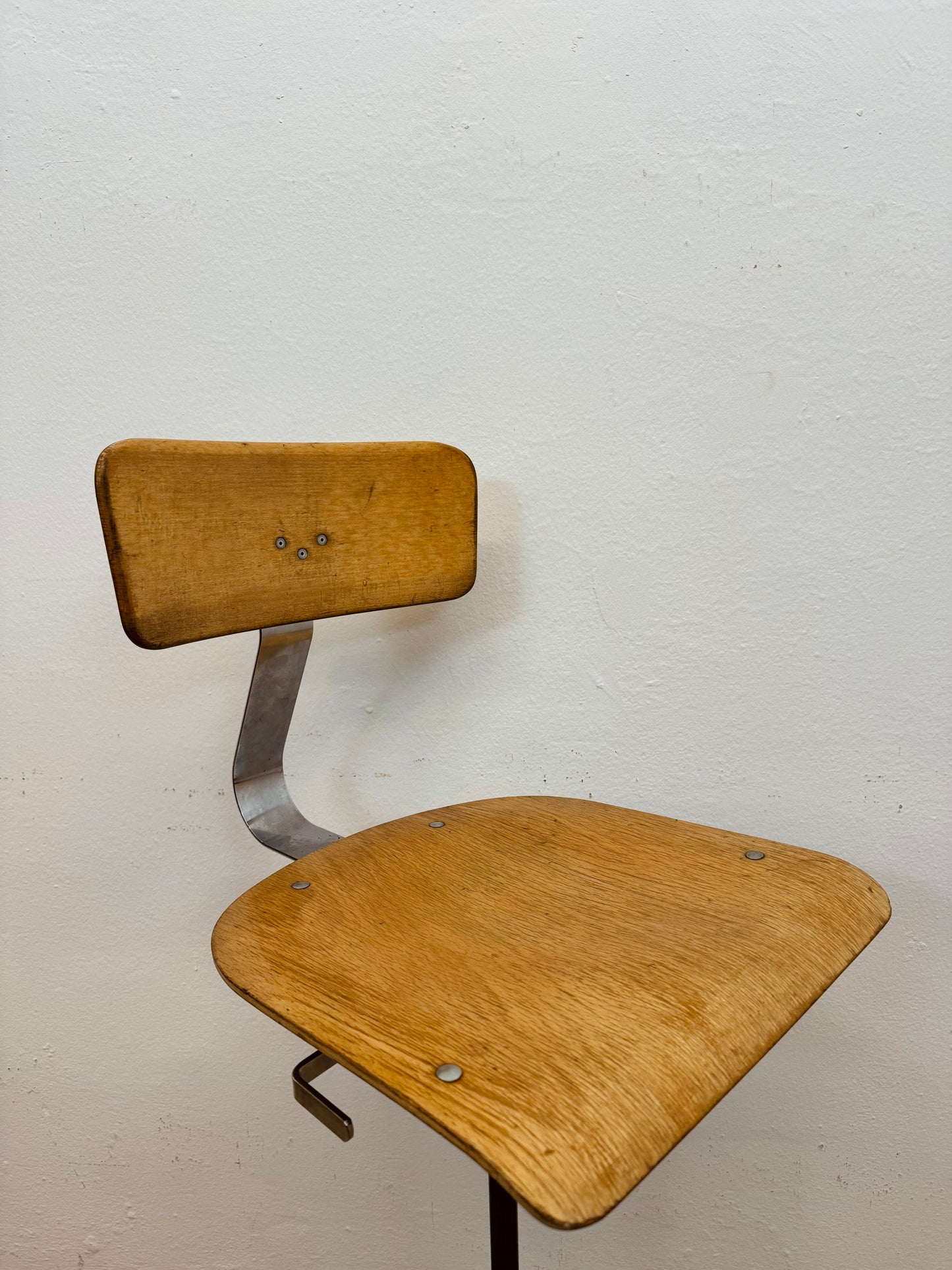 Sgabello industriale anni 60