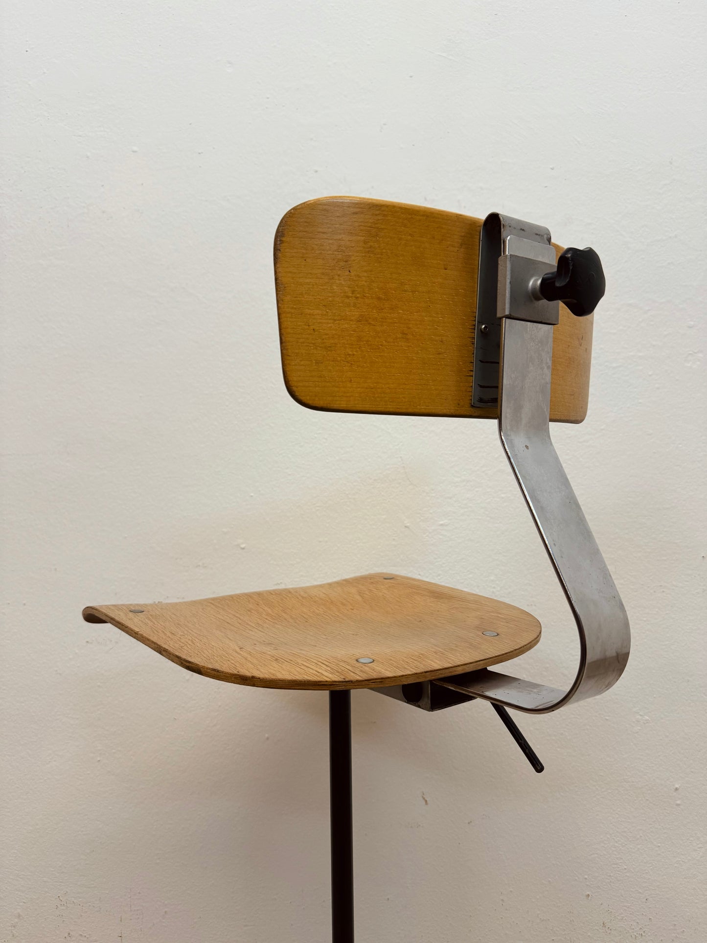 Sgabello industriale anni 60