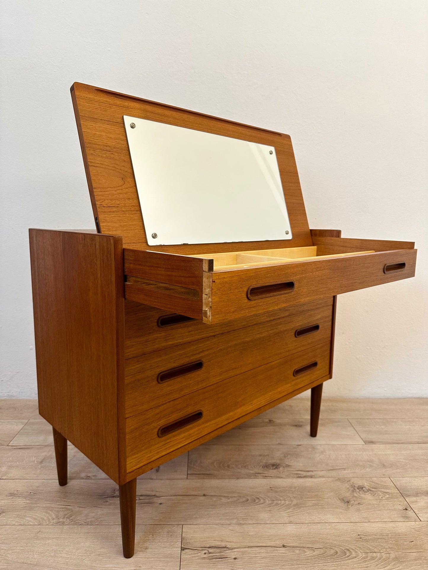 Cassettiera danese in teak