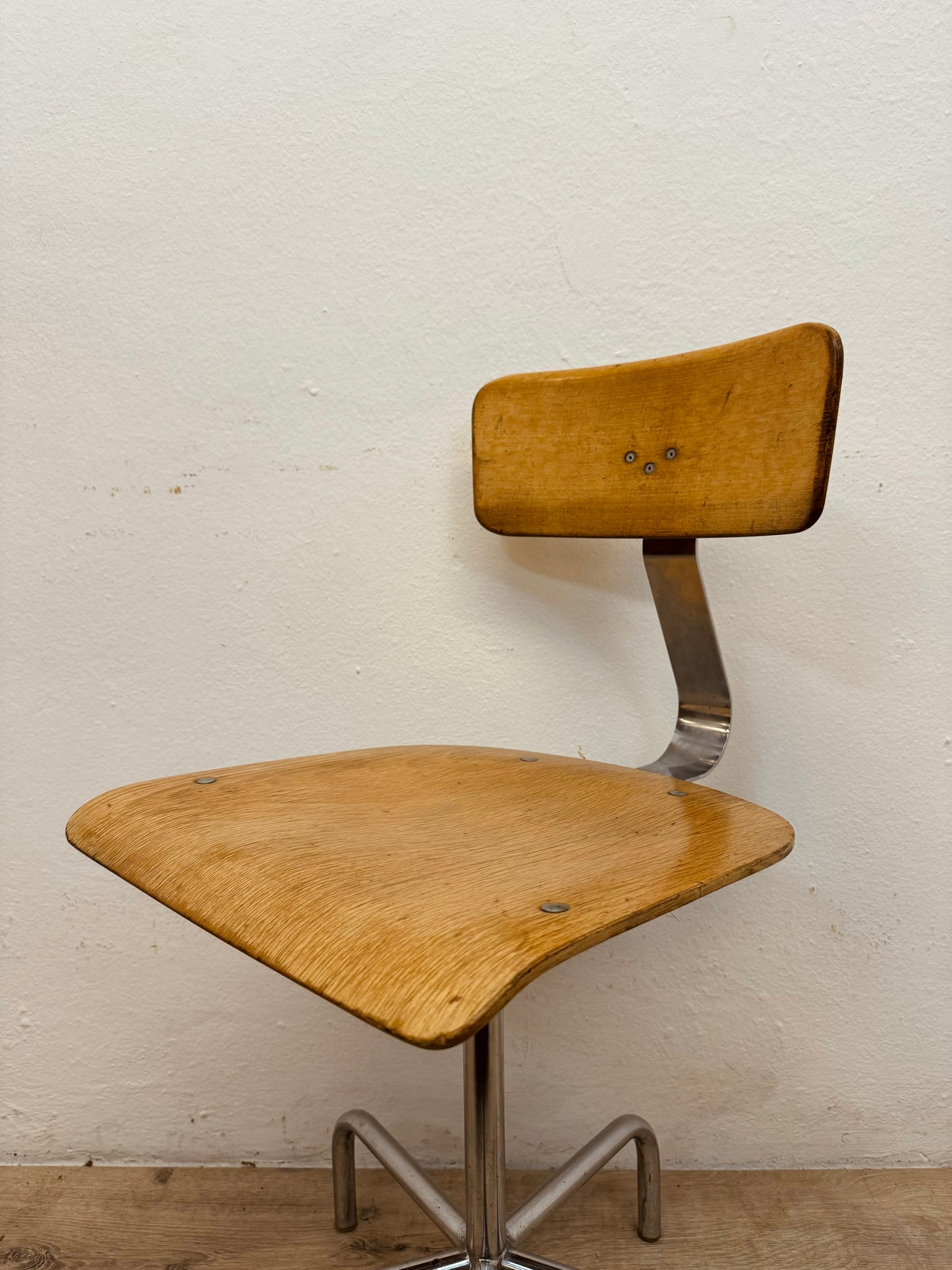 Sgabello industriale anni 60