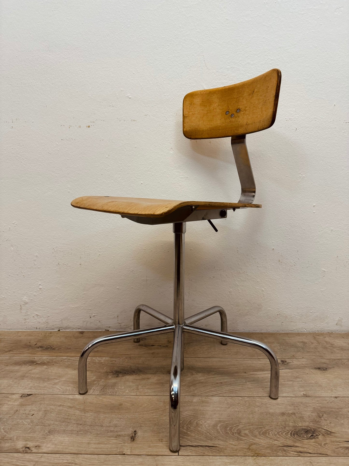 Sgabello industriale anni 60