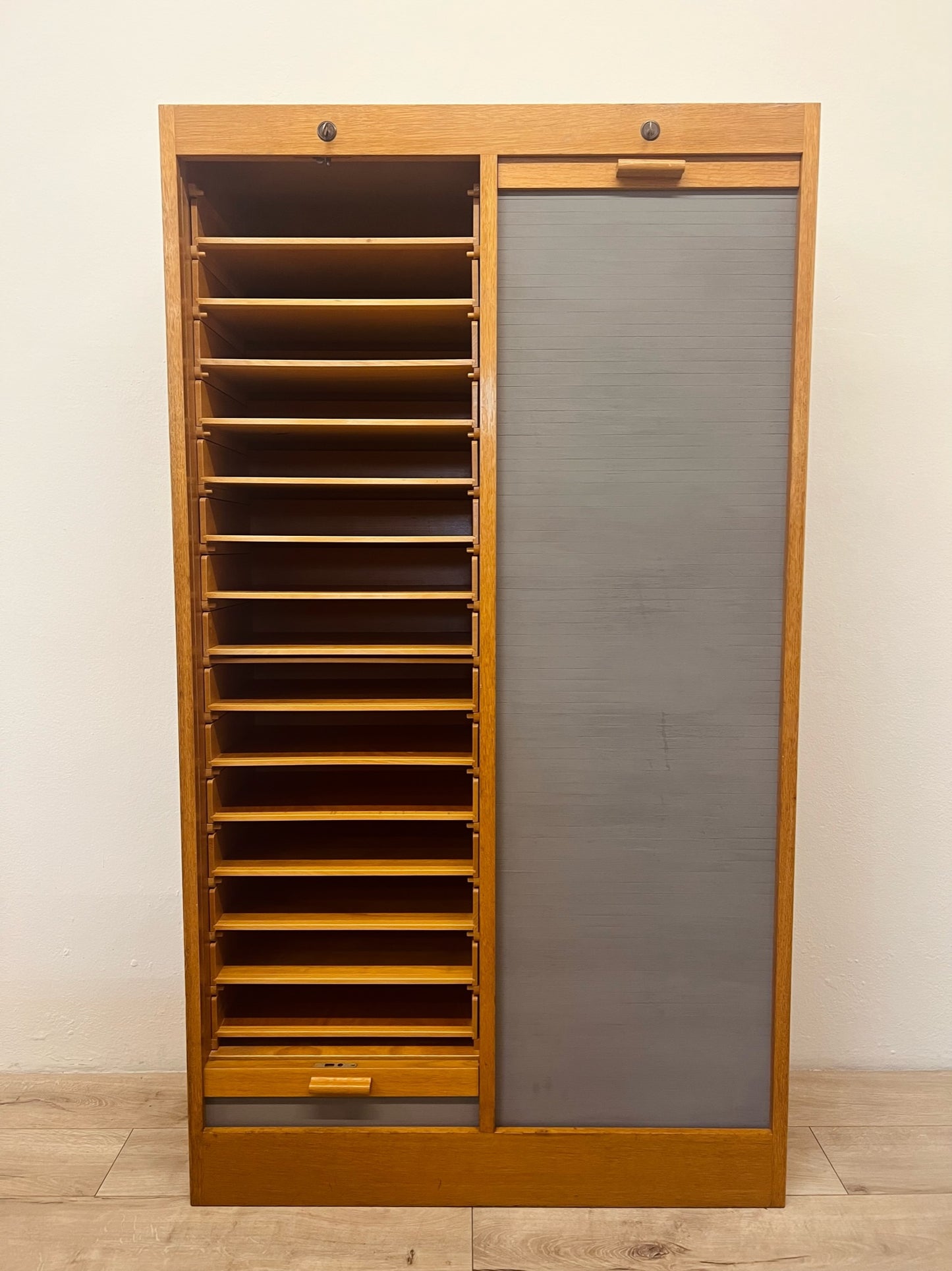 Mobile a serrandina anni 70