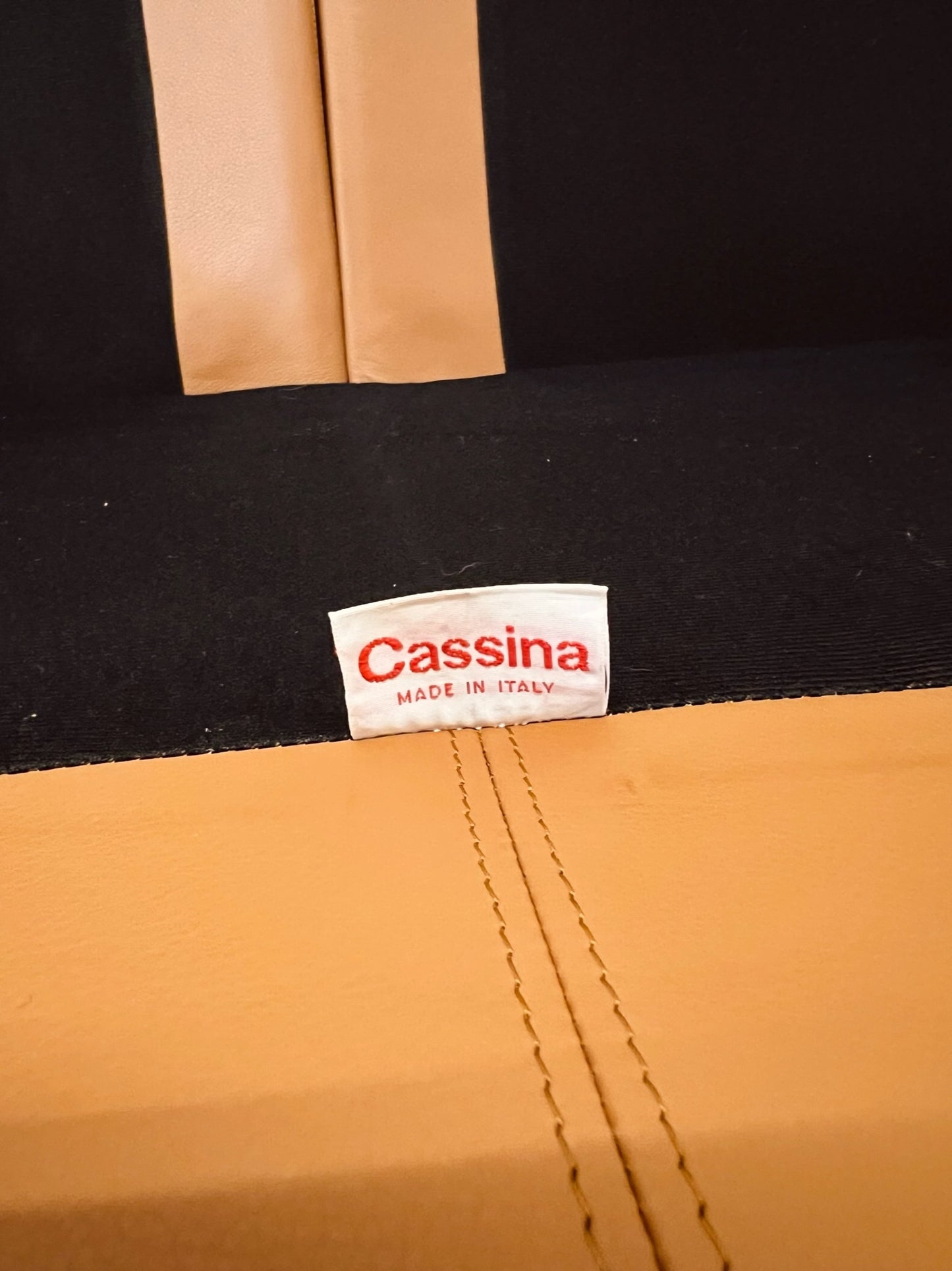 Divano Cassina in pelle, modello Palmaria Vico Magistretti