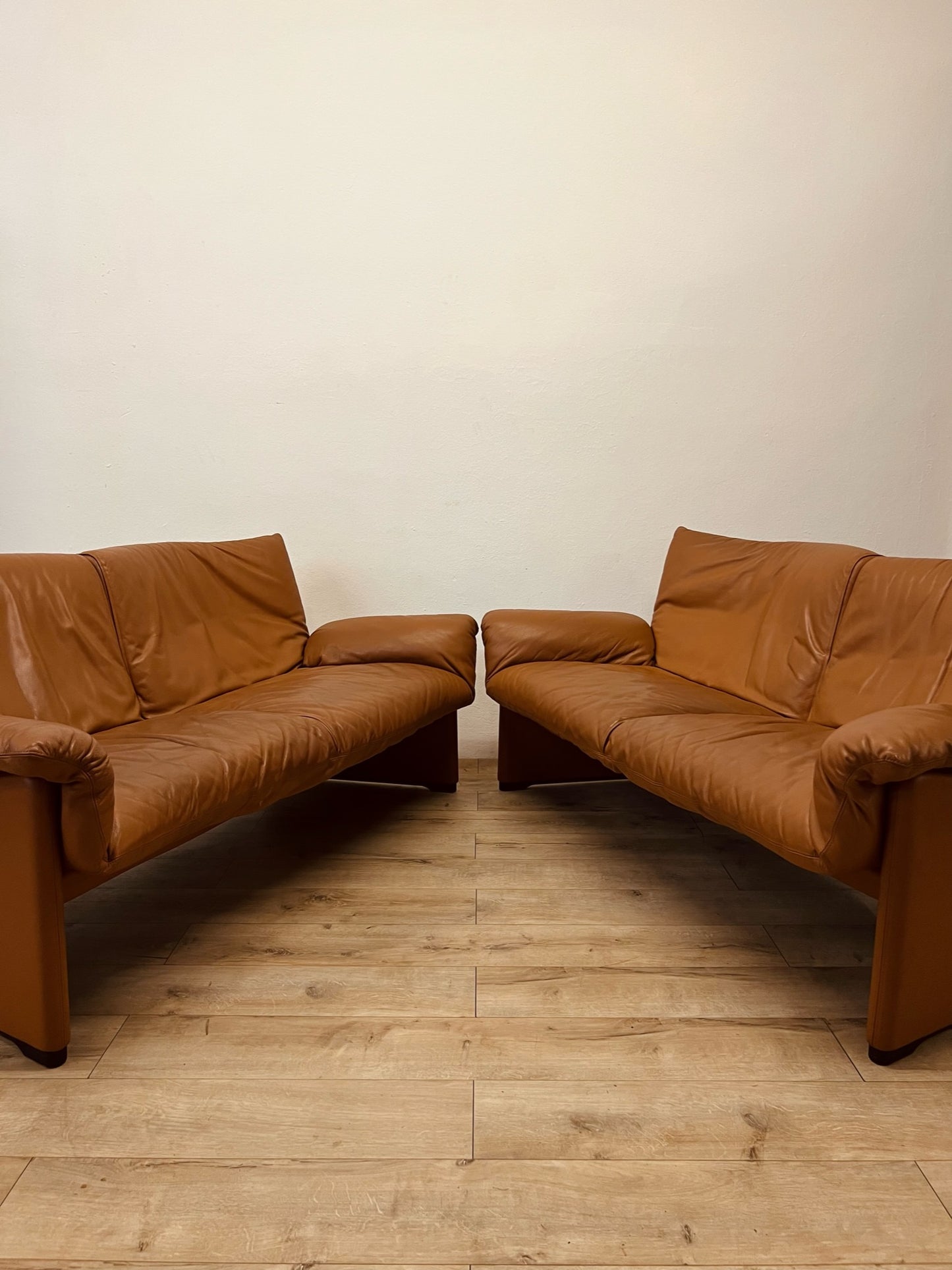 Divano Cassina in pelle, modello Palmaria Vico Magistretti