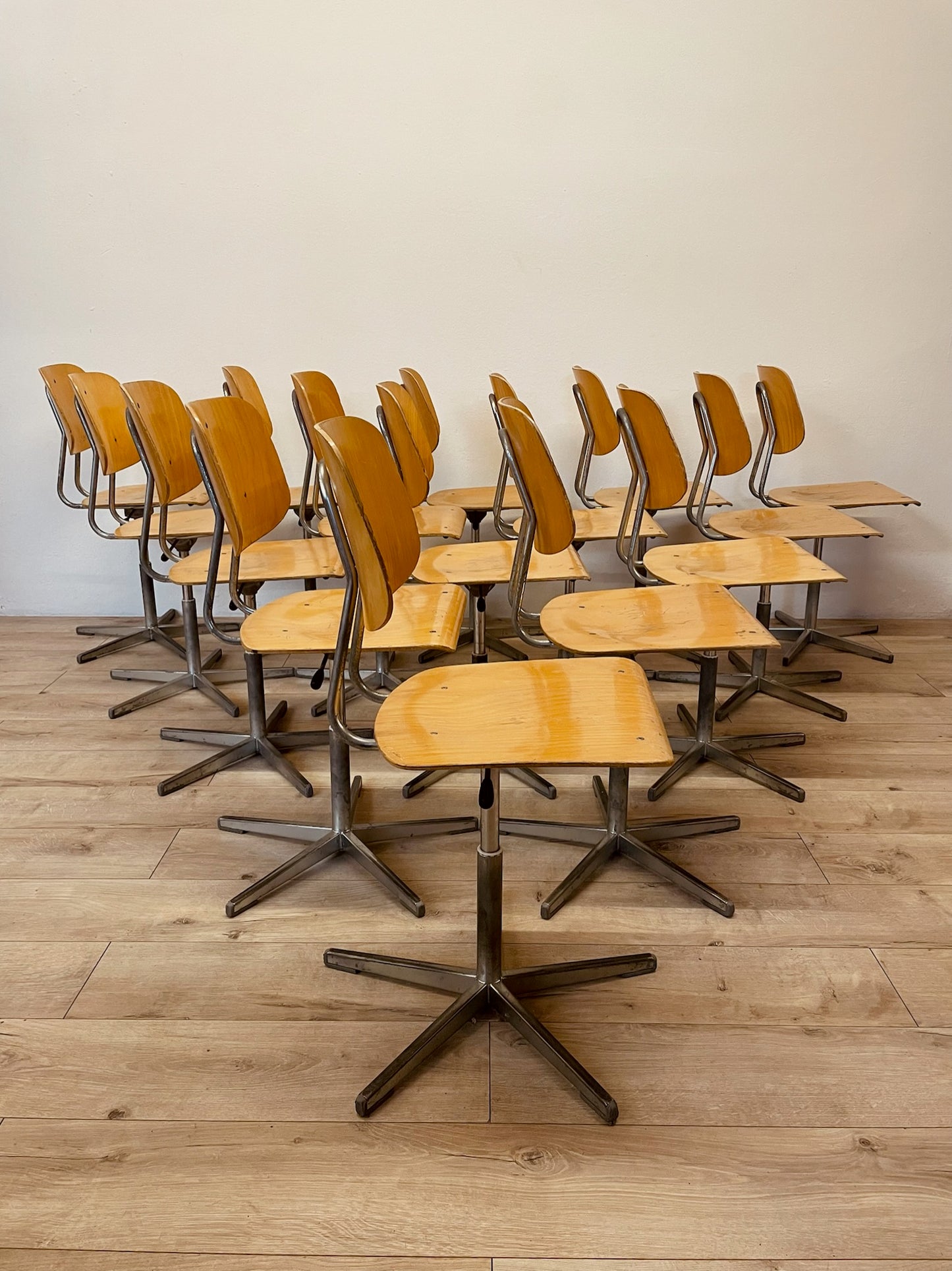Sedia da scuola girevole anni 70