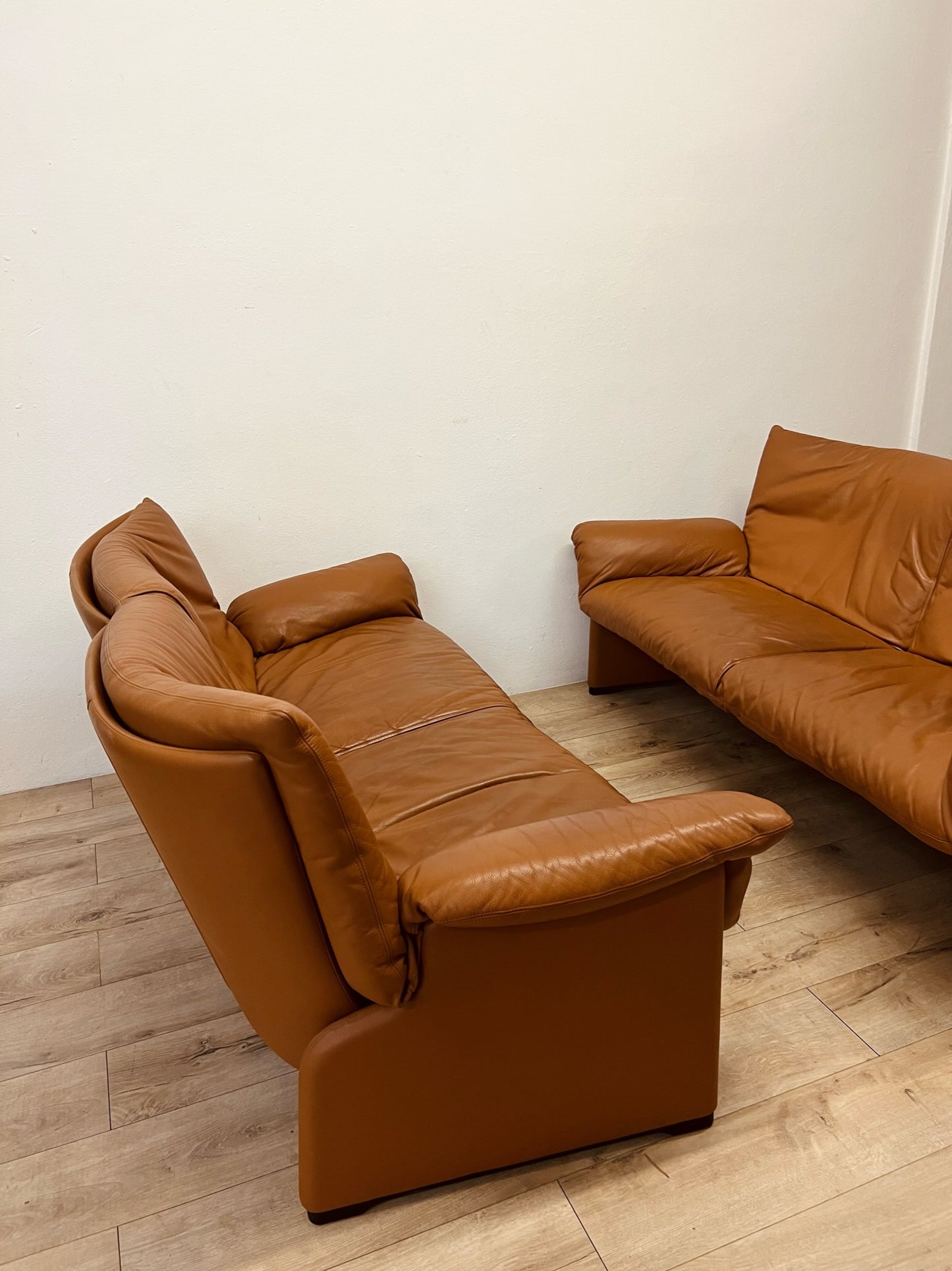 Divano Cassina in pelle, modello Palmaria Vico Magistretti