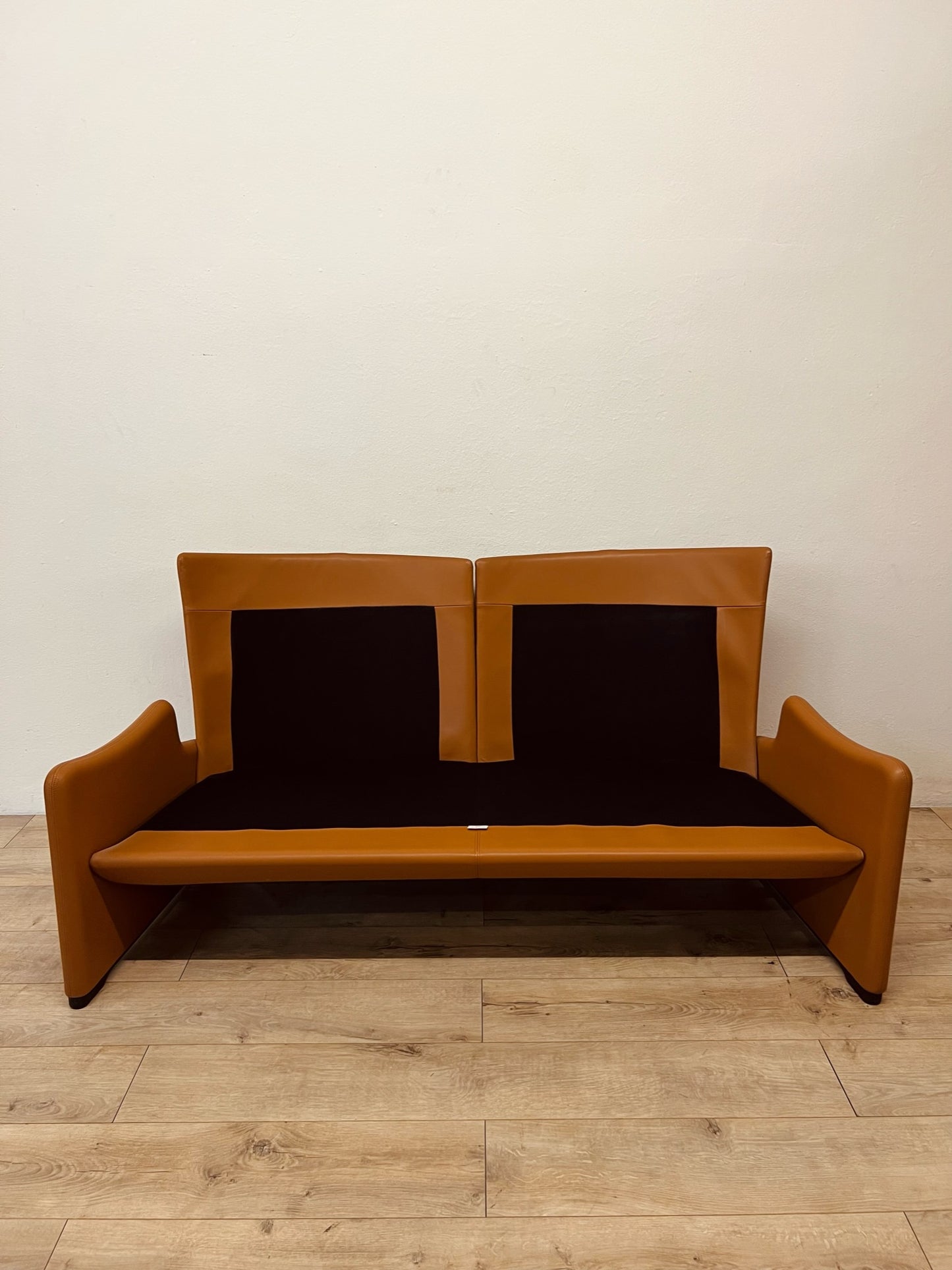 Divano Cassina in pelle, modello Palmaria Vico Magistretti