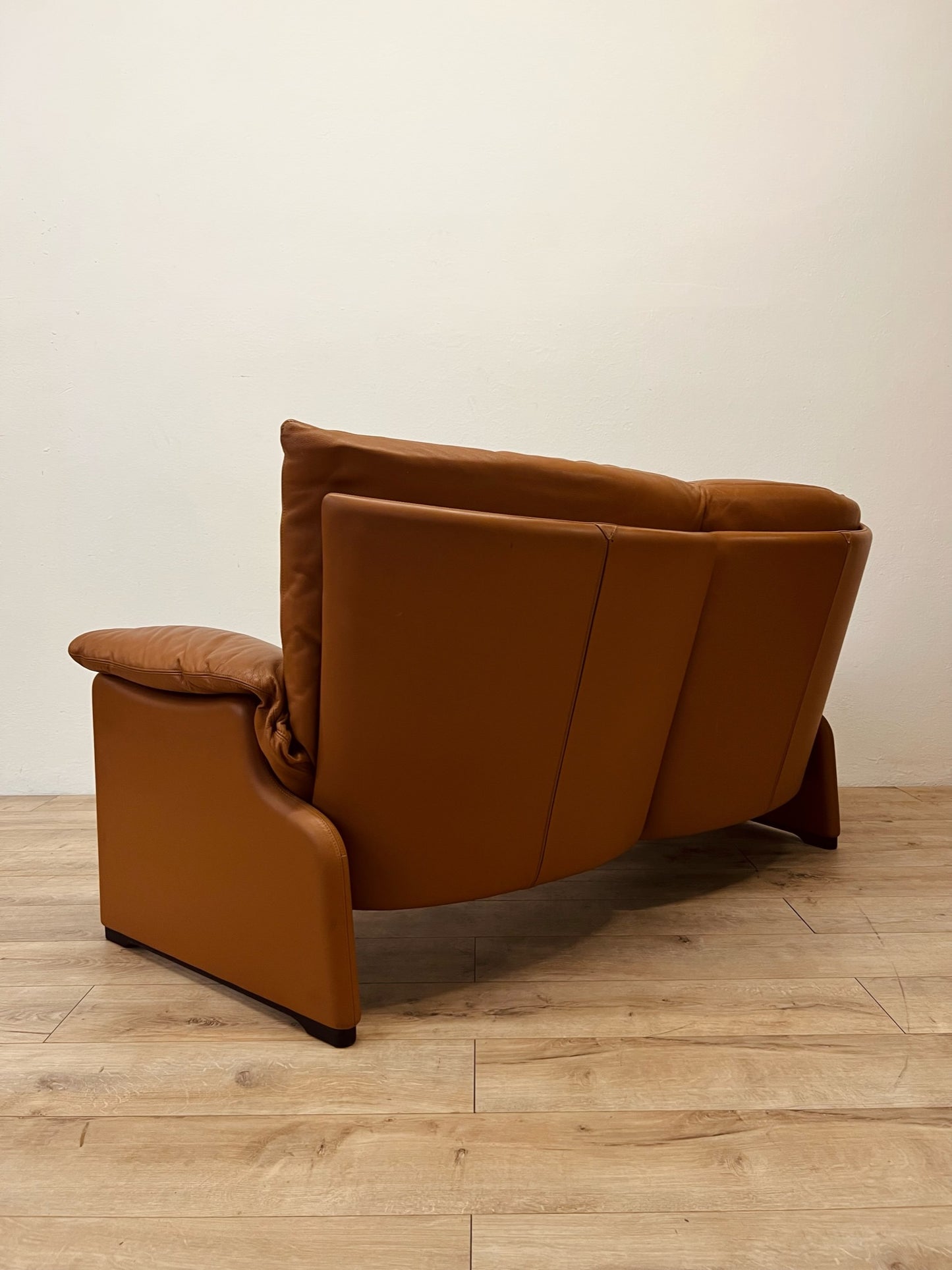 Divano Cassina in pelle, modello Palmaria Vico Magistretti