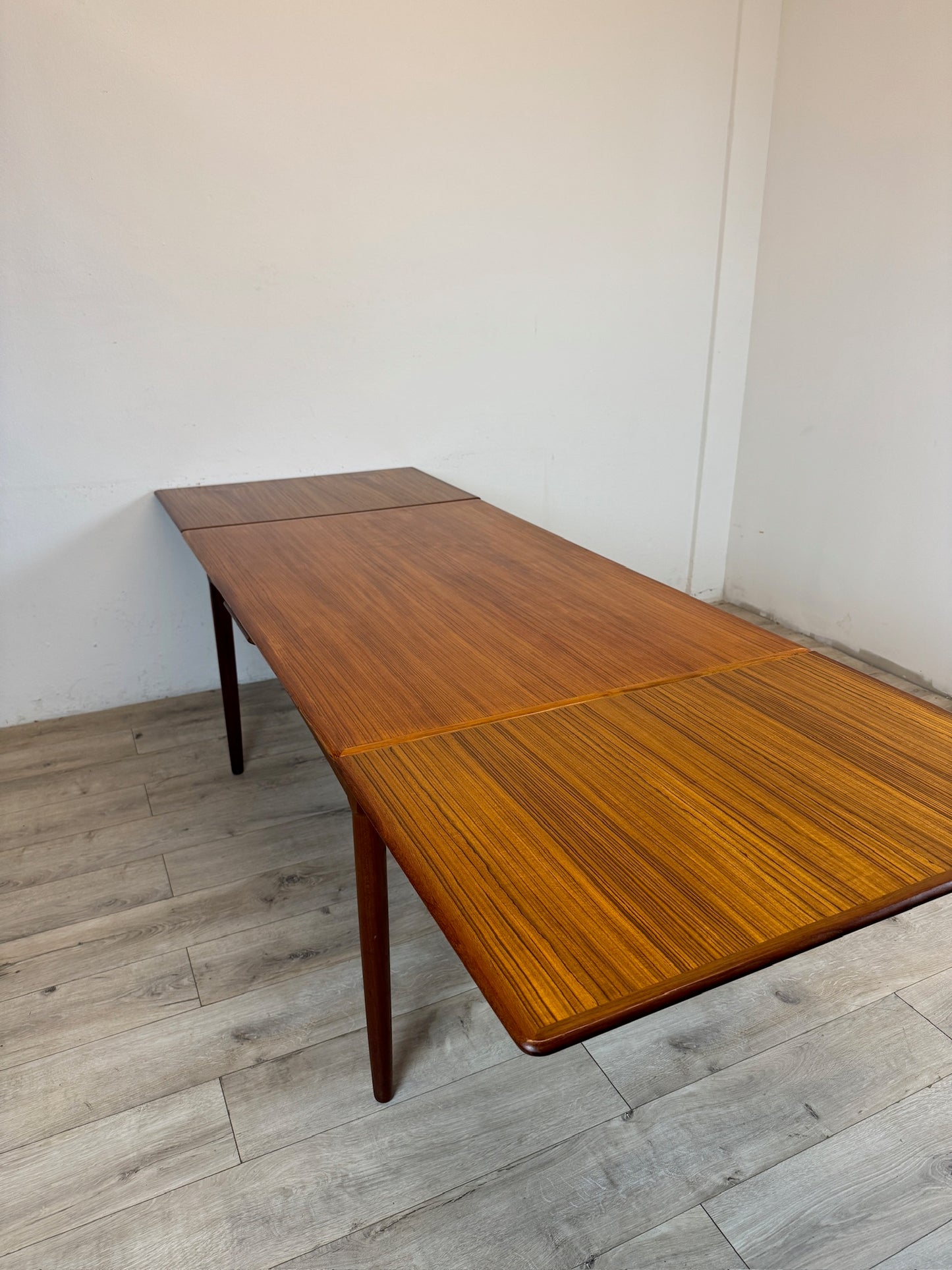Tavolo allungabile in teak