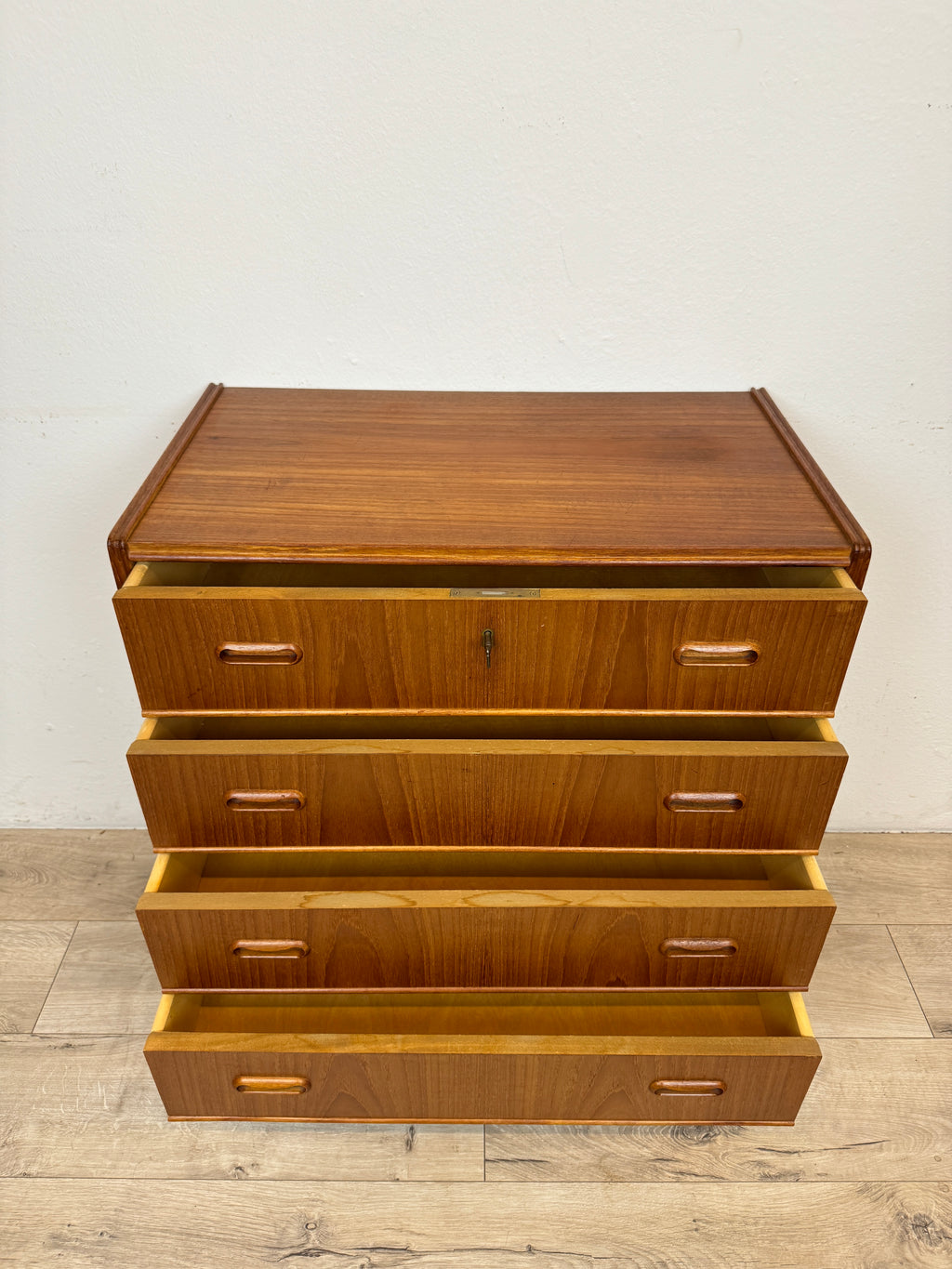 Cassettiera danese in teak