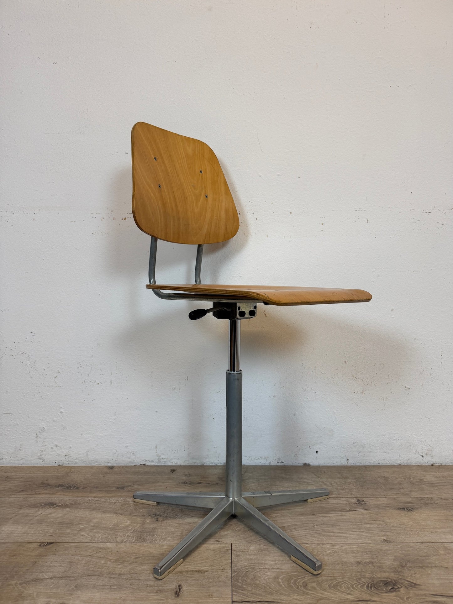 Sedia da scuola regolabile in altezza