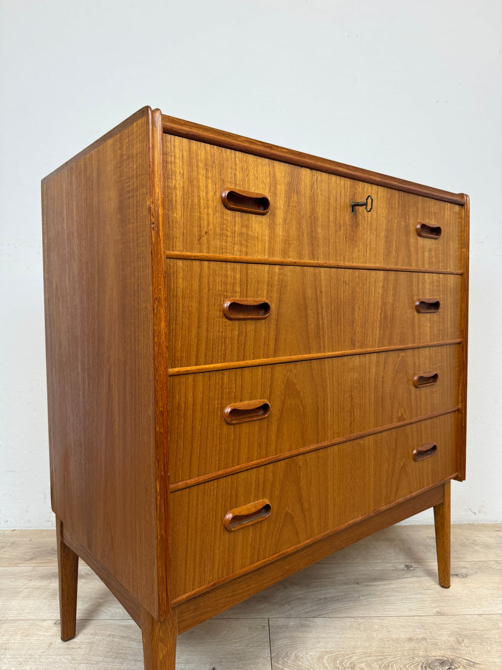 Cassettiera danese in teak