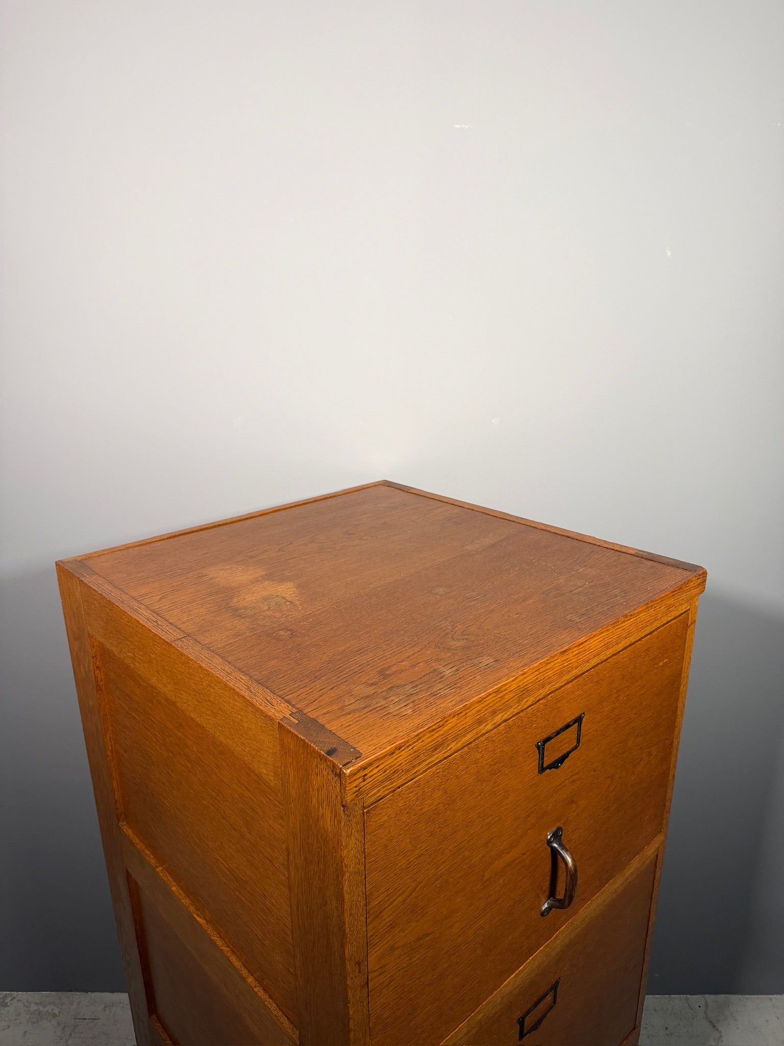 Schedario in rovere Anni 60