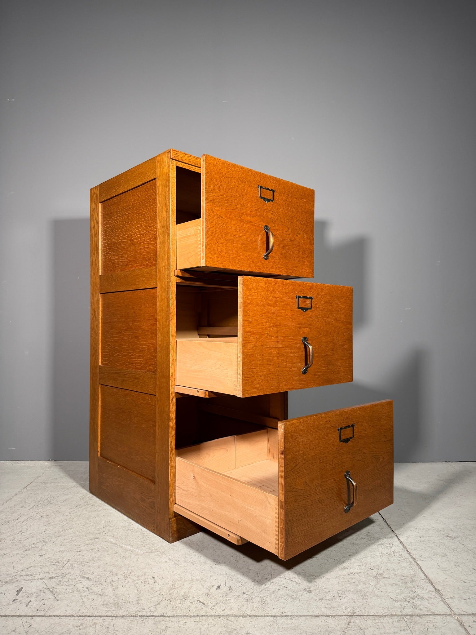 Schedario in rovere Anni 60