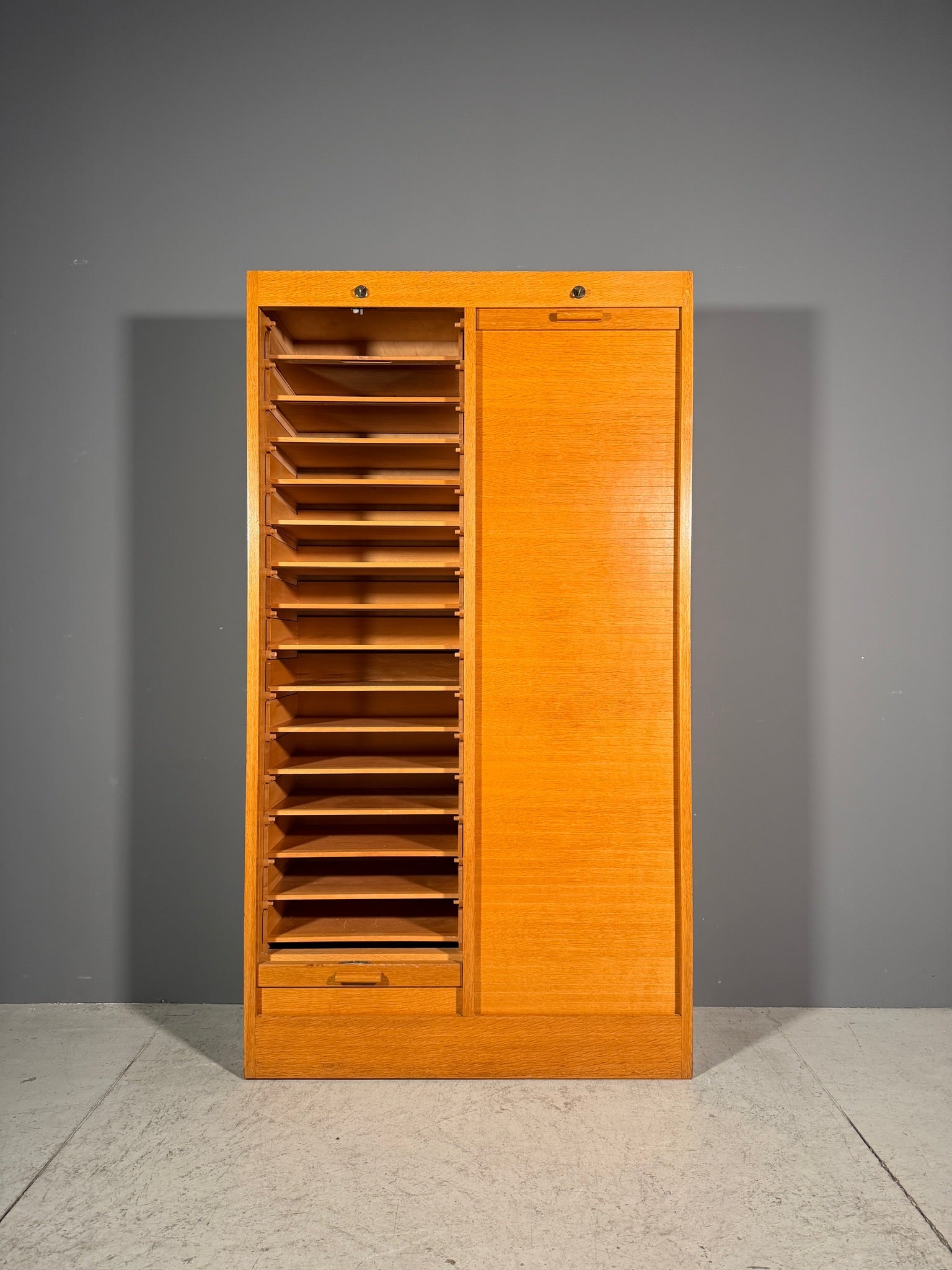 Mobile a serrandina Anni 70