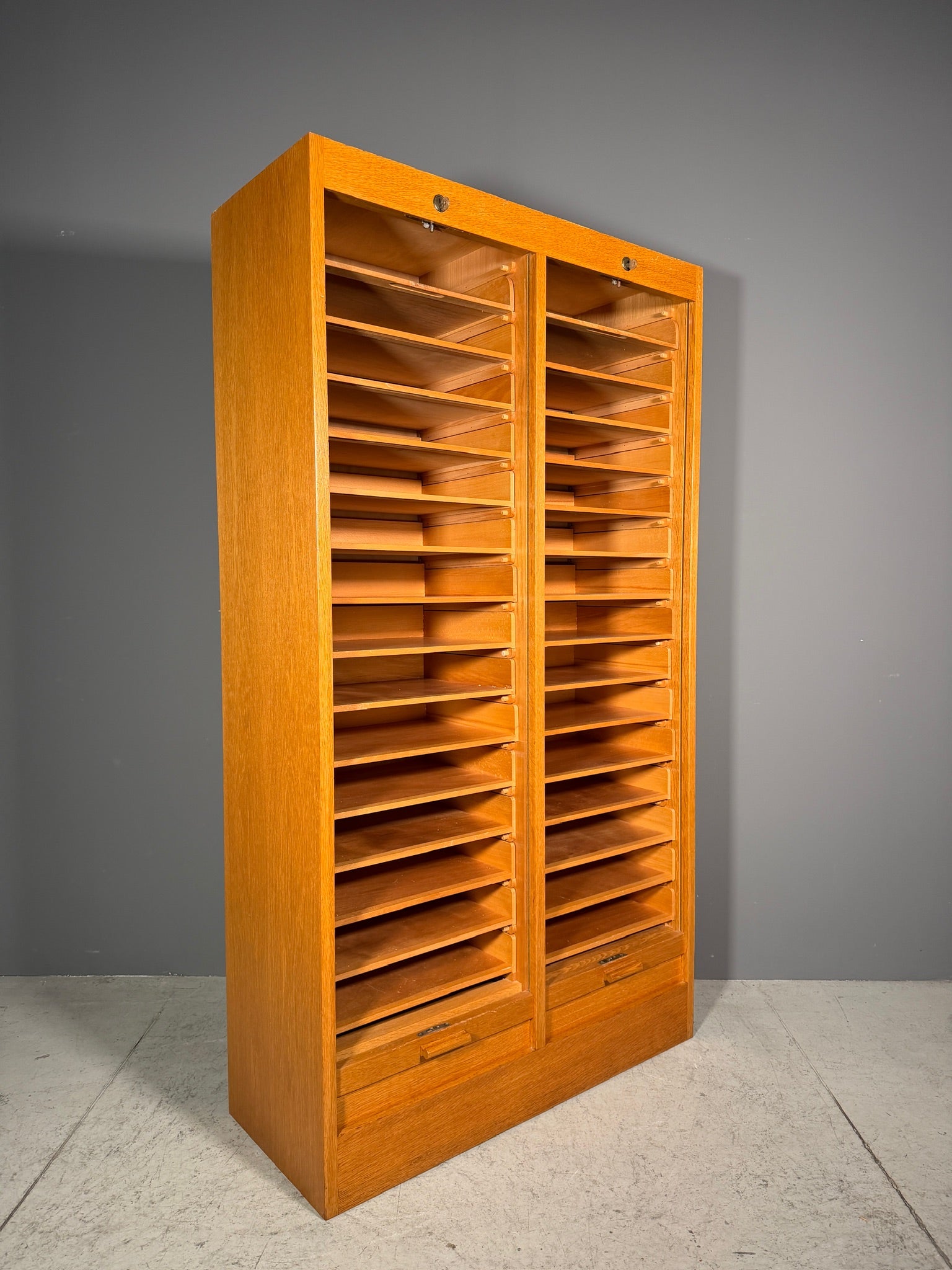 Mobile a serrandina Anni 70