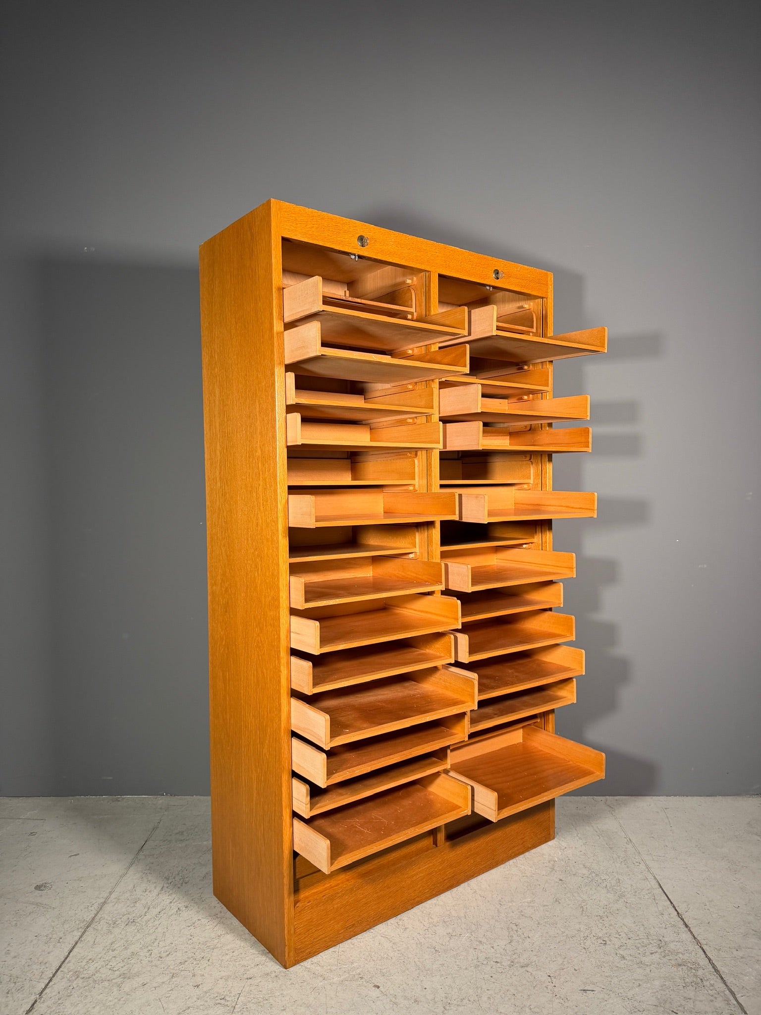 Mobile a serrandina Anni 70