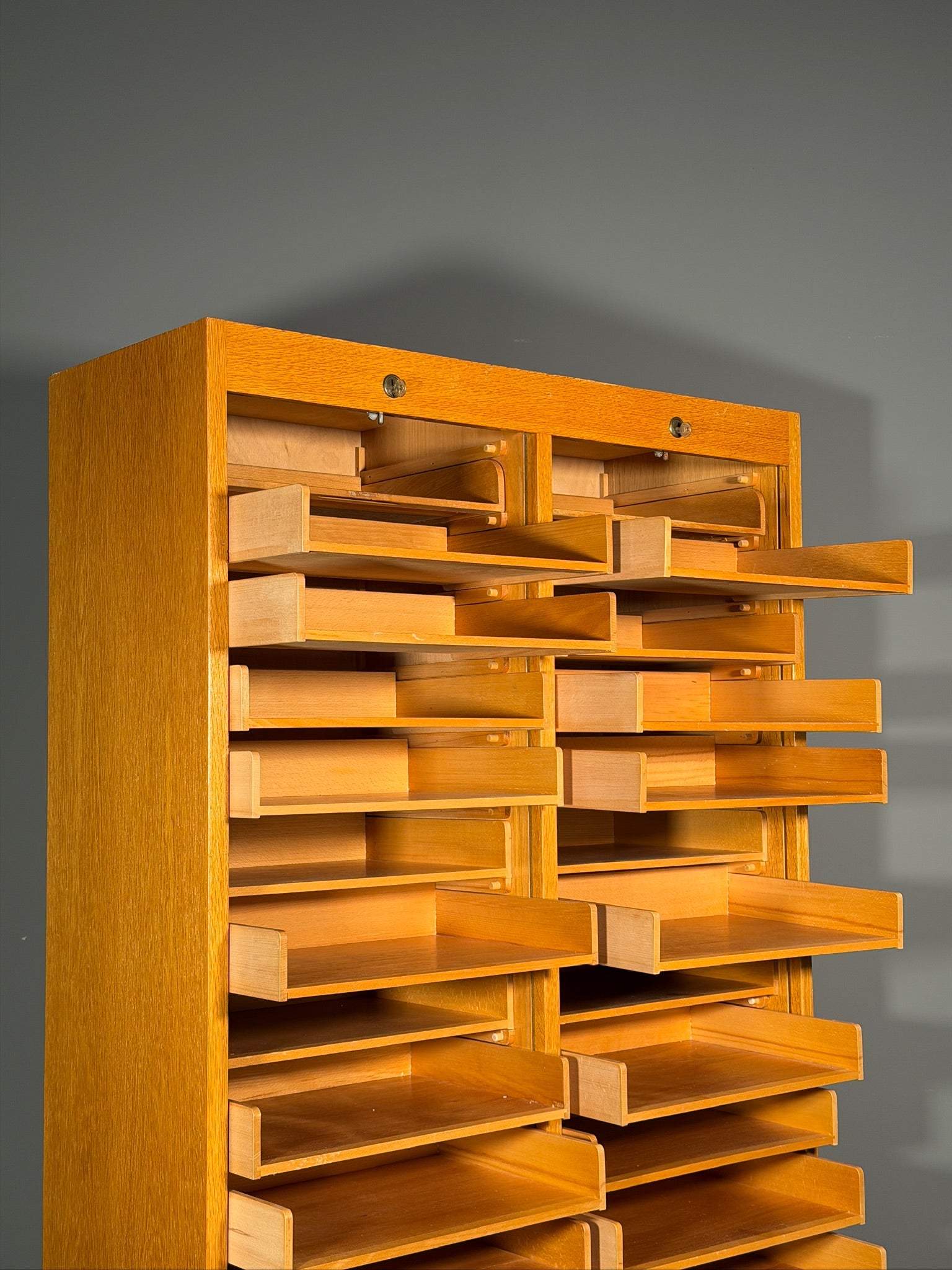 Mobile a serrandina Anni 70