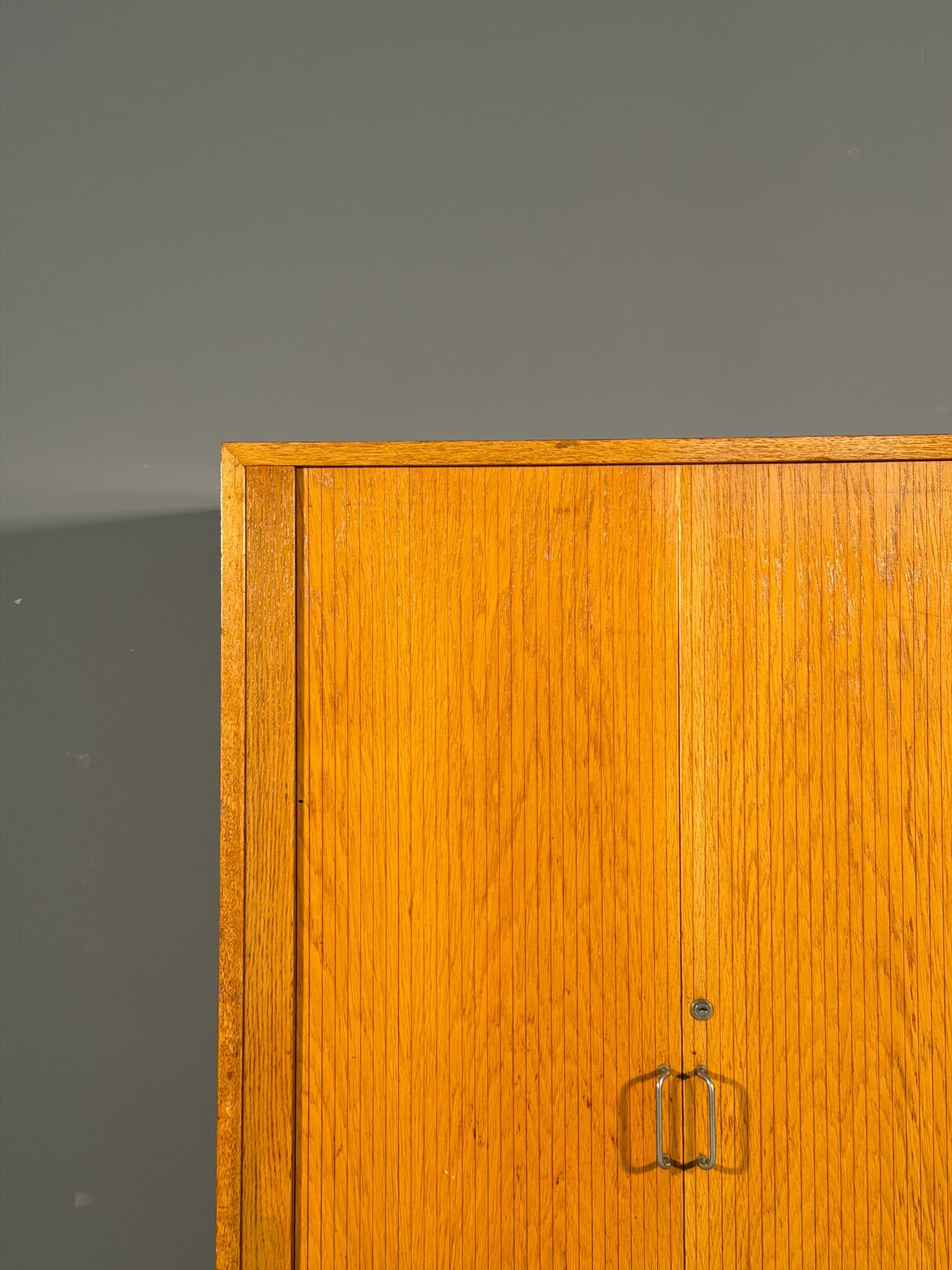 Mobile con doppia serrandina