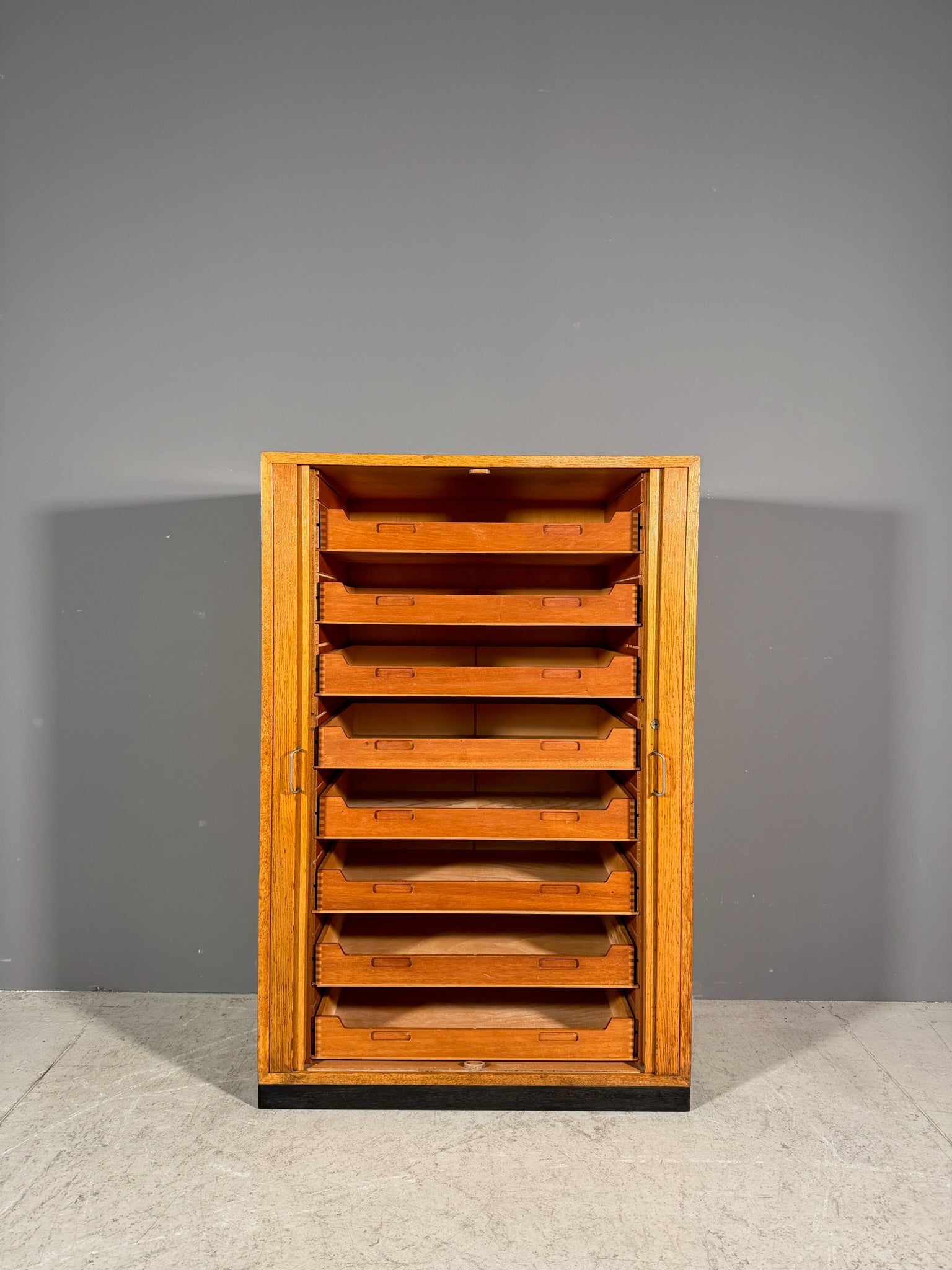 Mobile con doppia serrandina