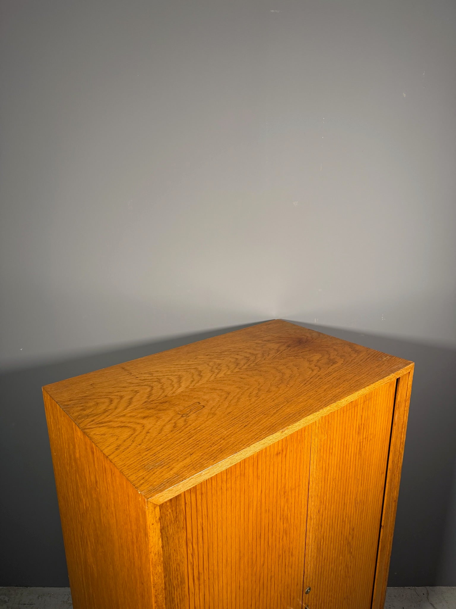 Mobile con doppia serrandina