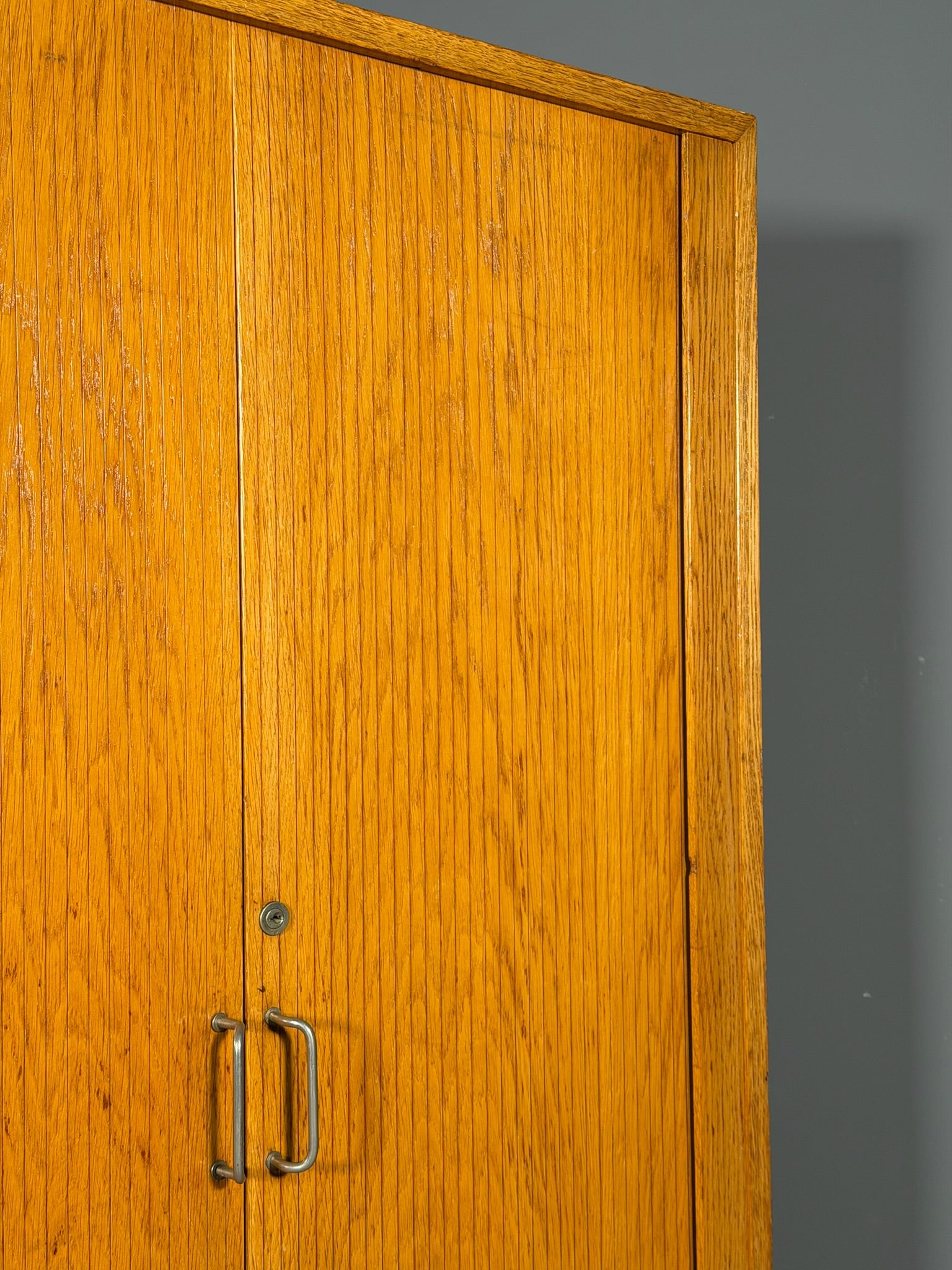 Mobile con doppia serrandina