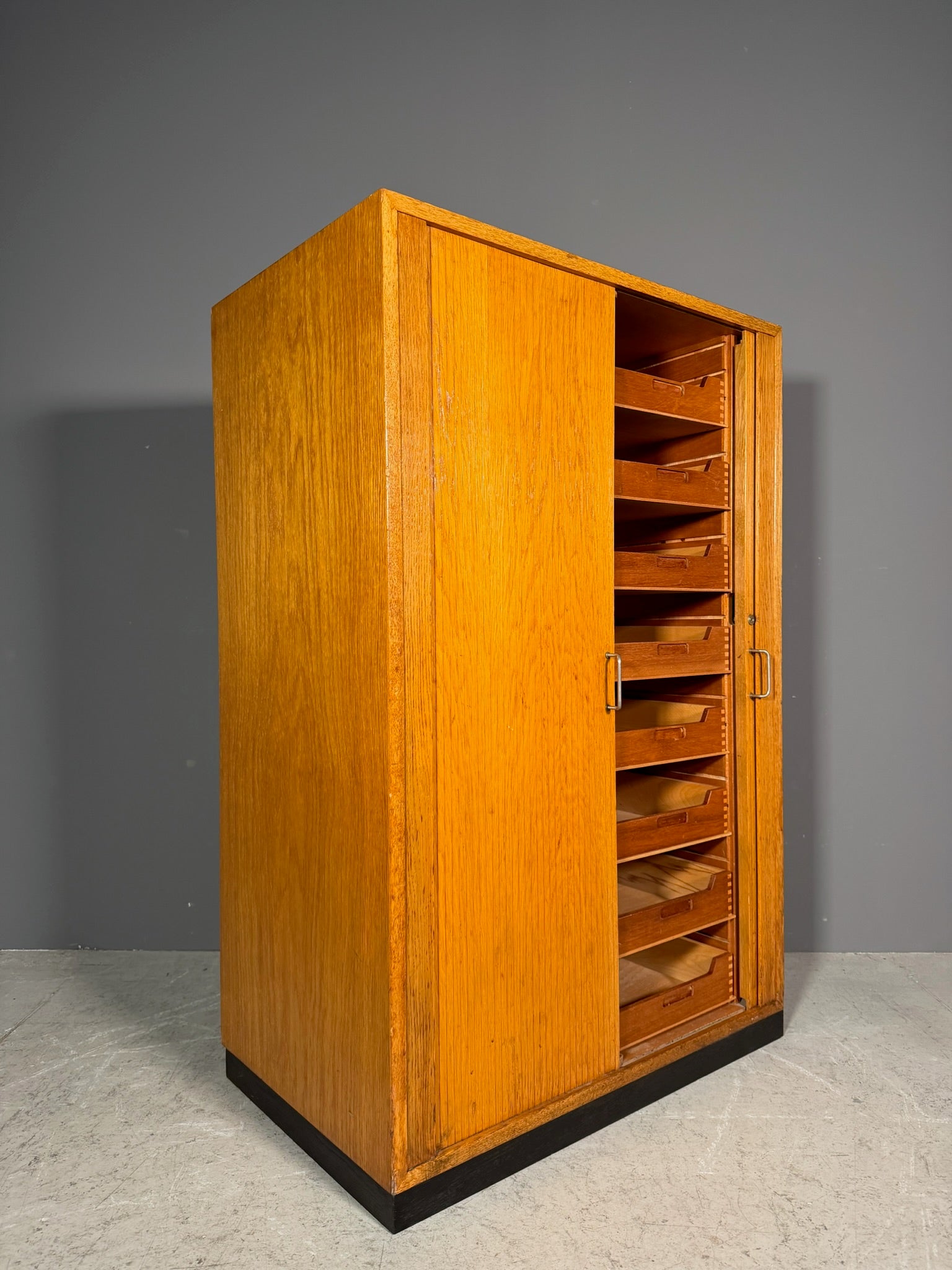 Mobile con doppia serrandina