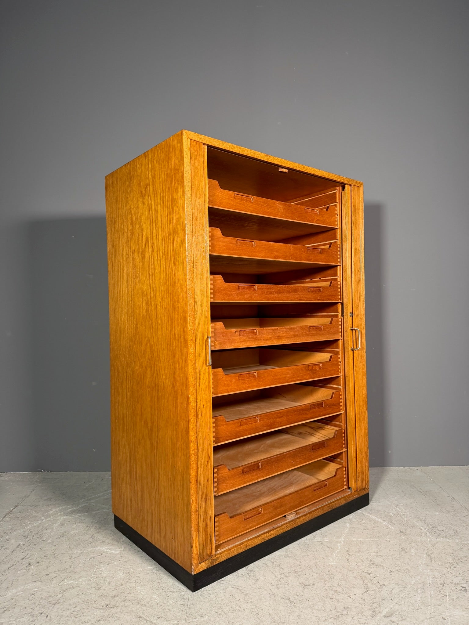 Mobile con doppia serrandina