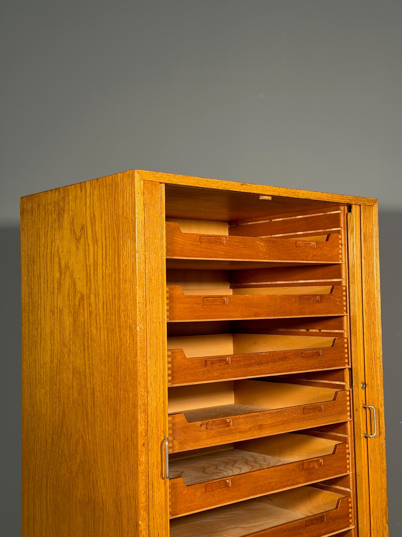 Mobile con doppia serrandina