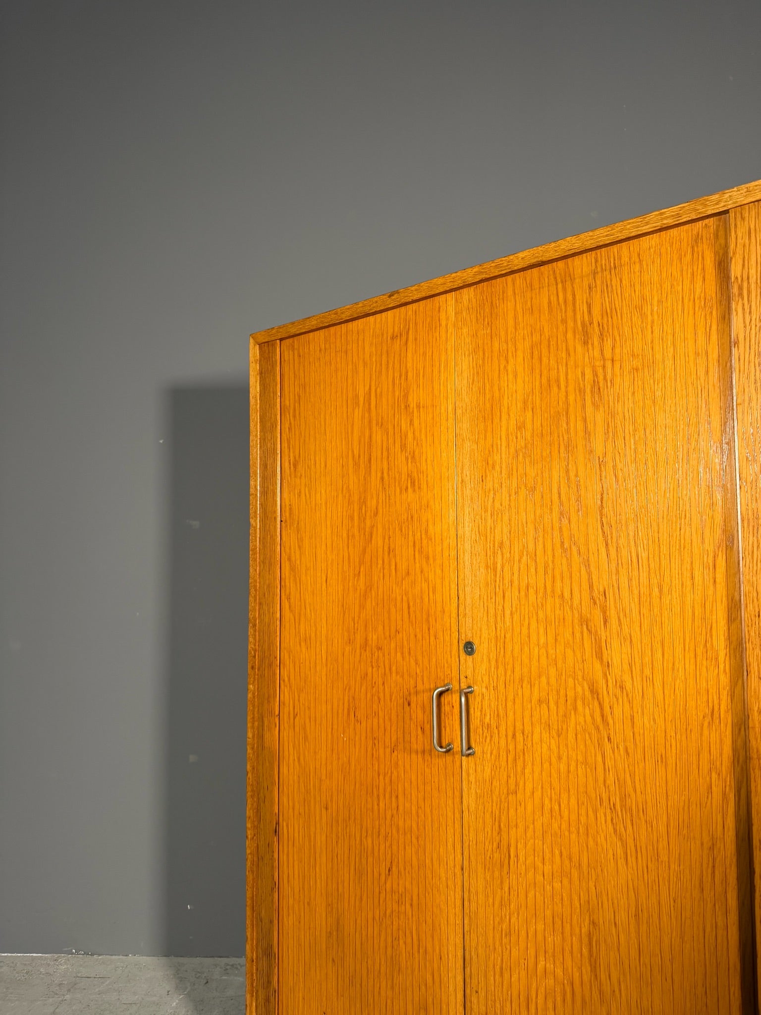 Mobile con doppia serrandina