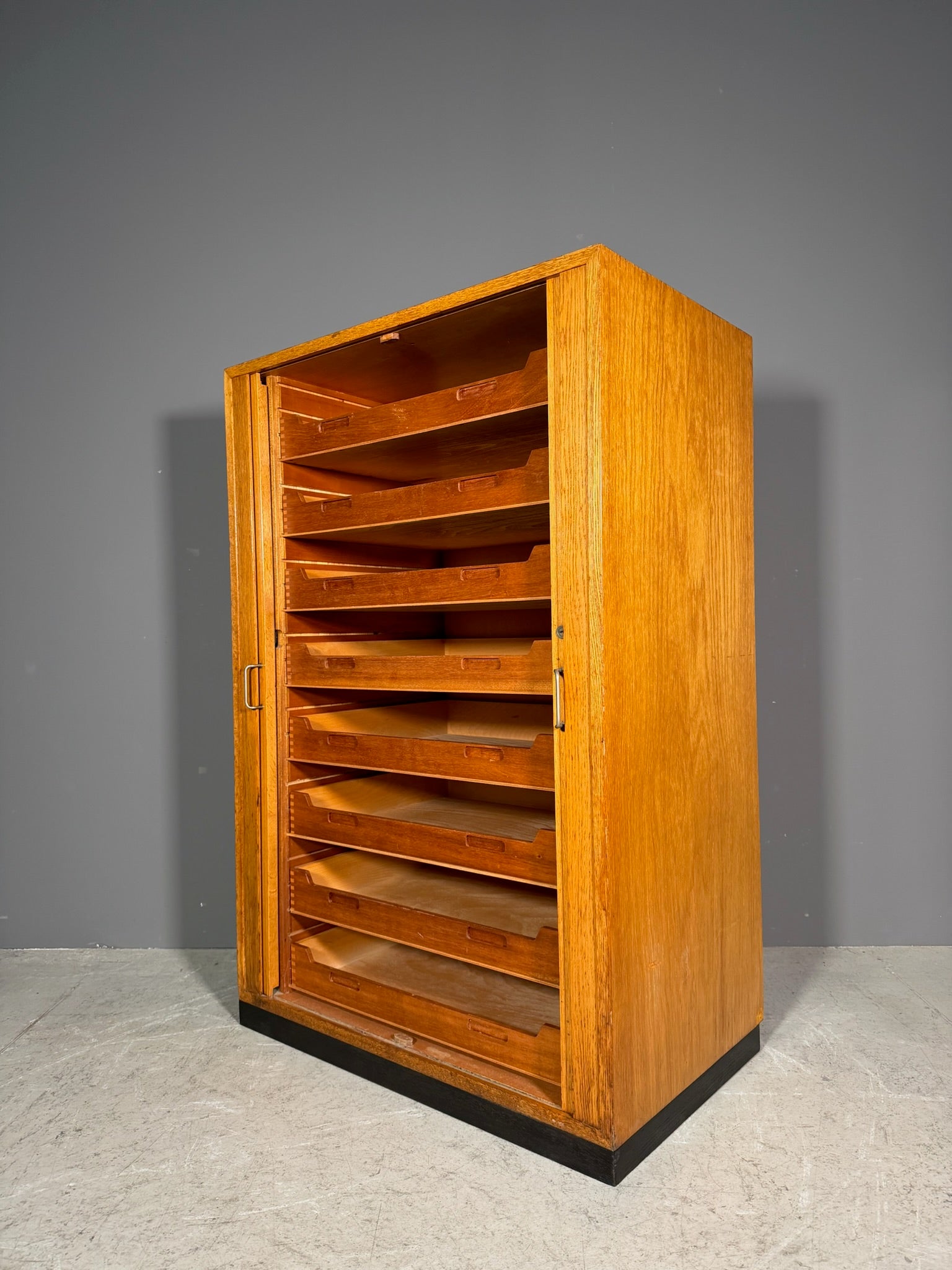 Mobile con doppia serrandina