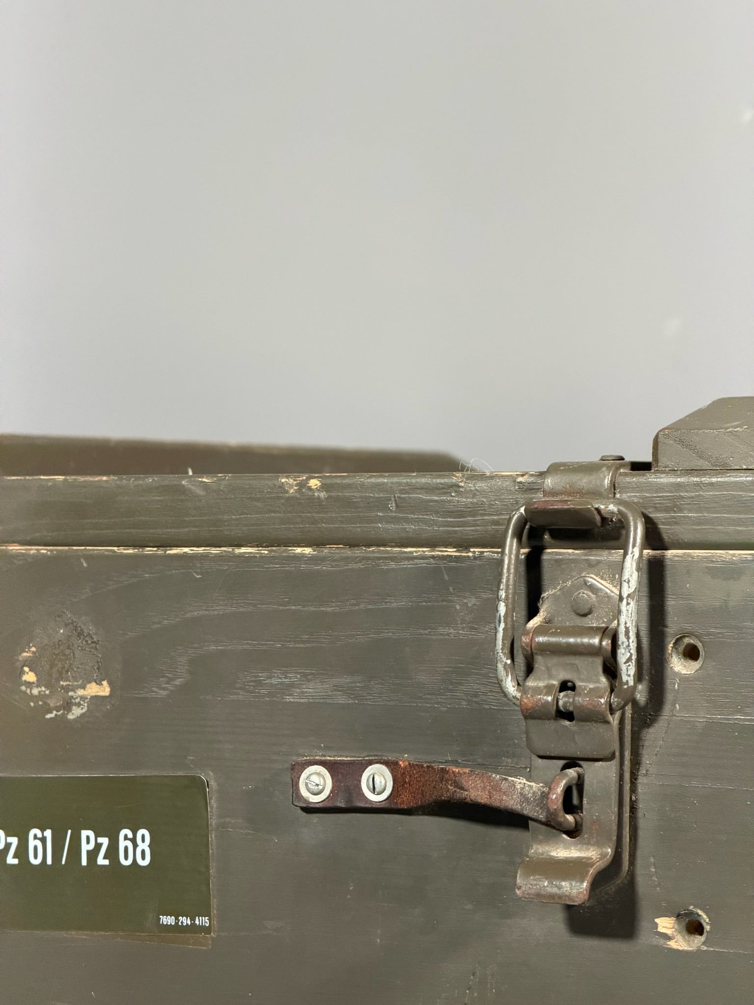 Cassa militare in legno