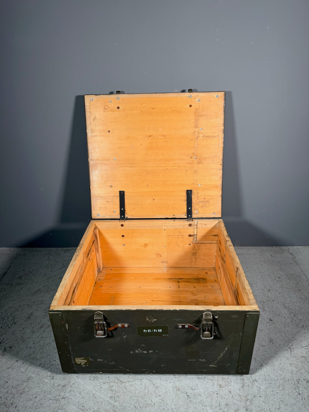 Cassa militare in legno