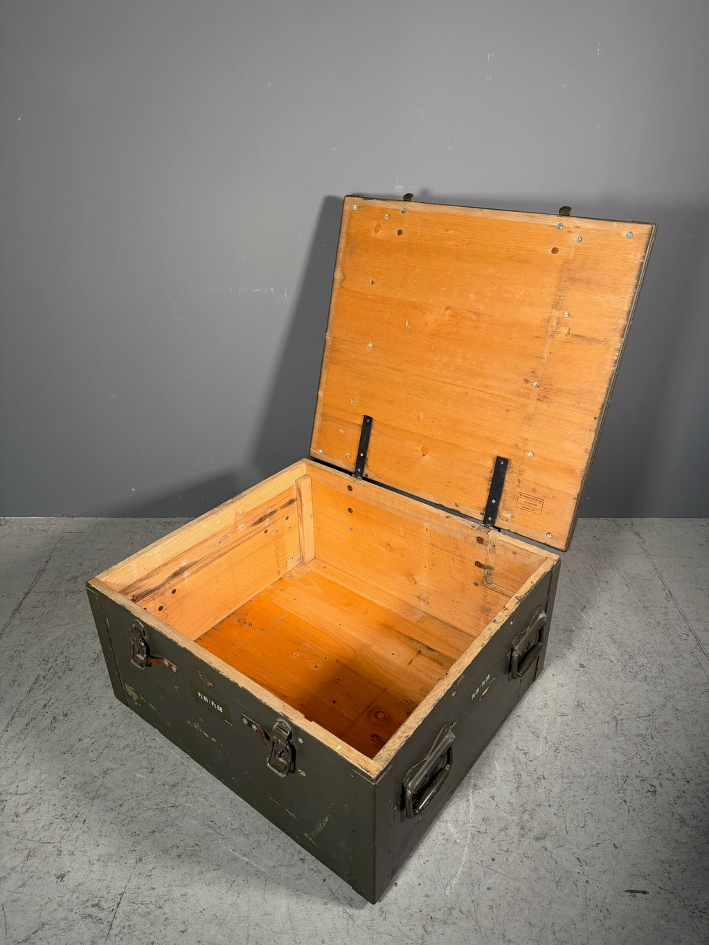 Cassa militare in legno