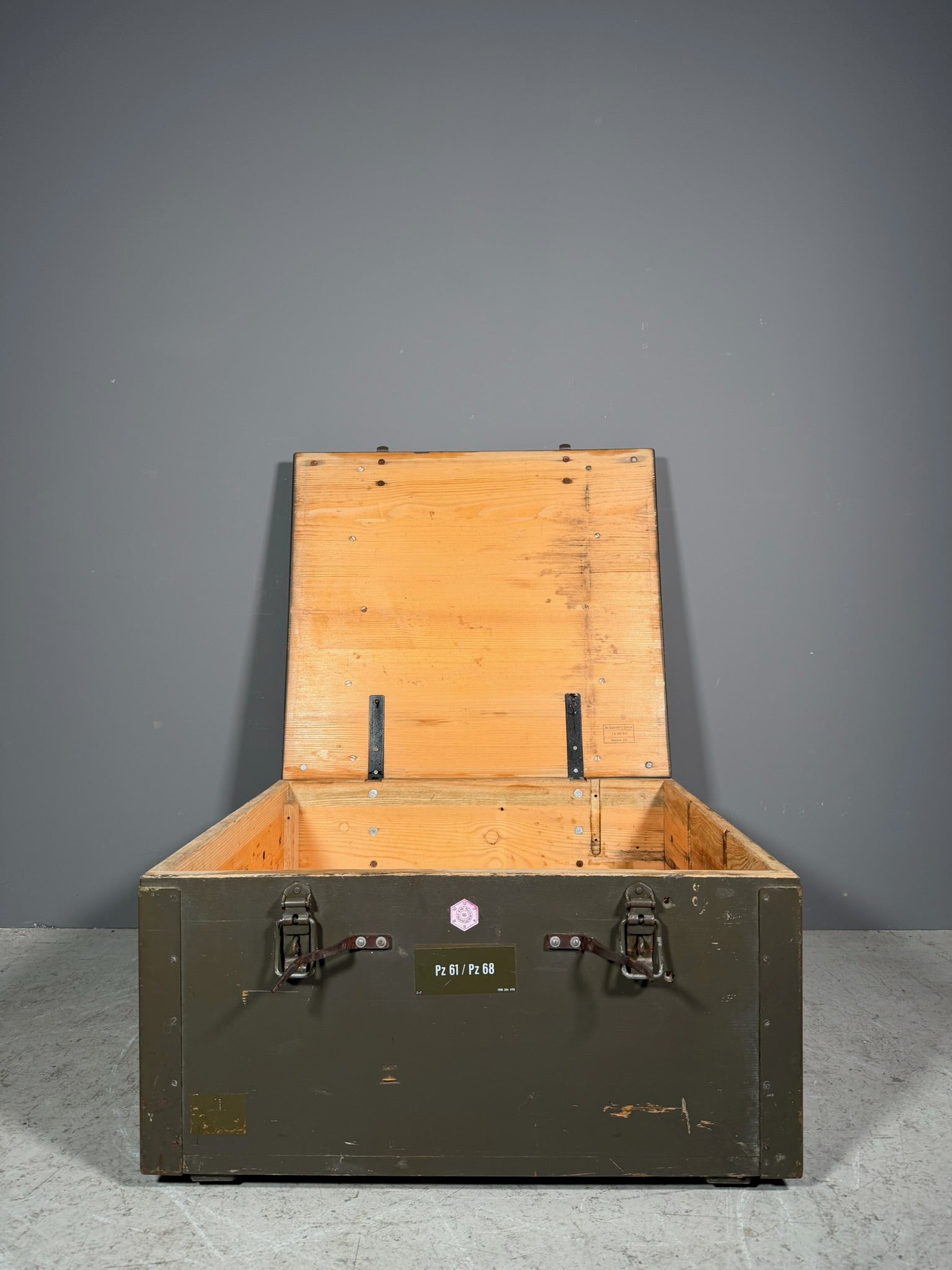 Cassa militare in legno