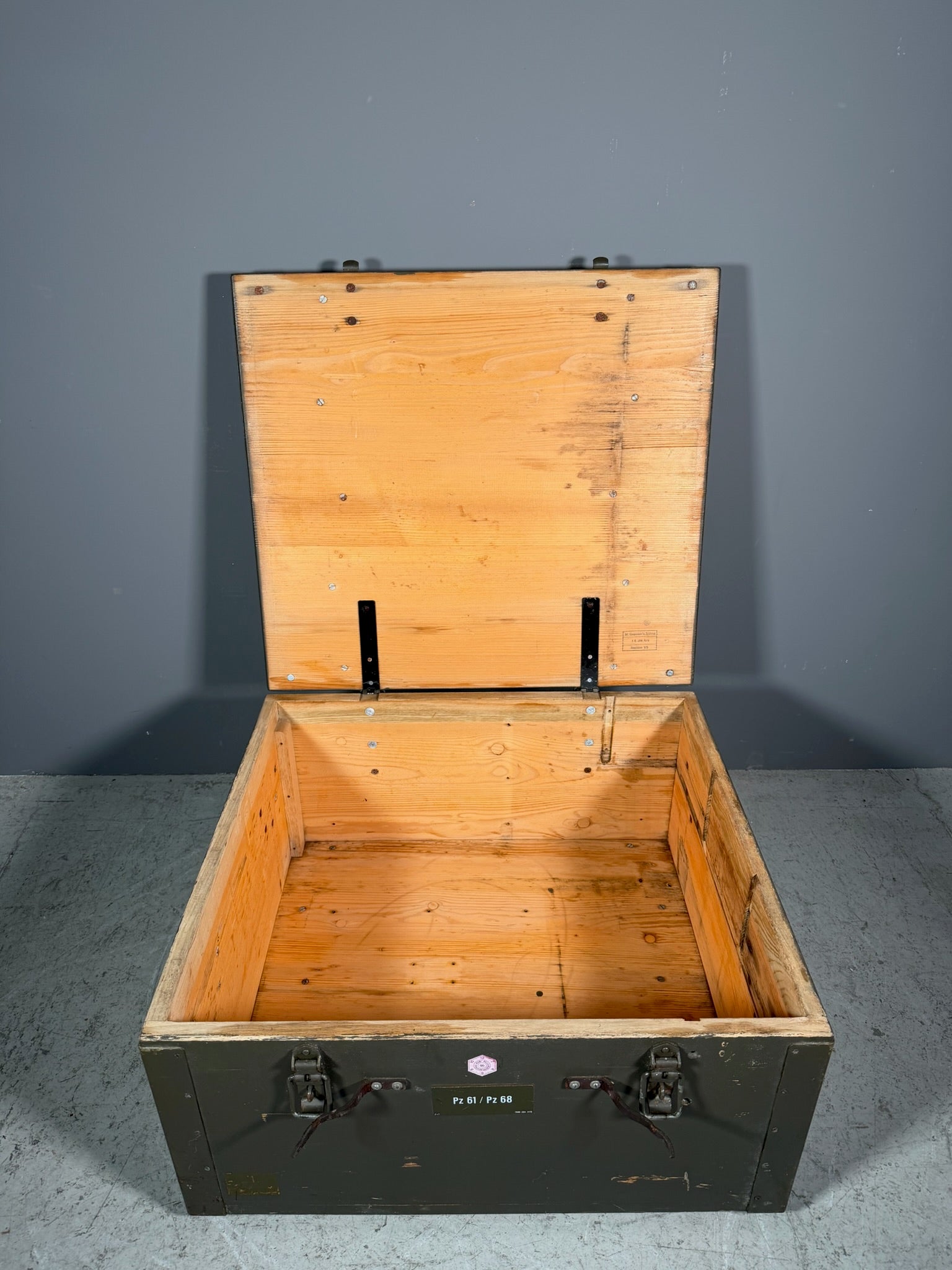 Cassa militare in legno