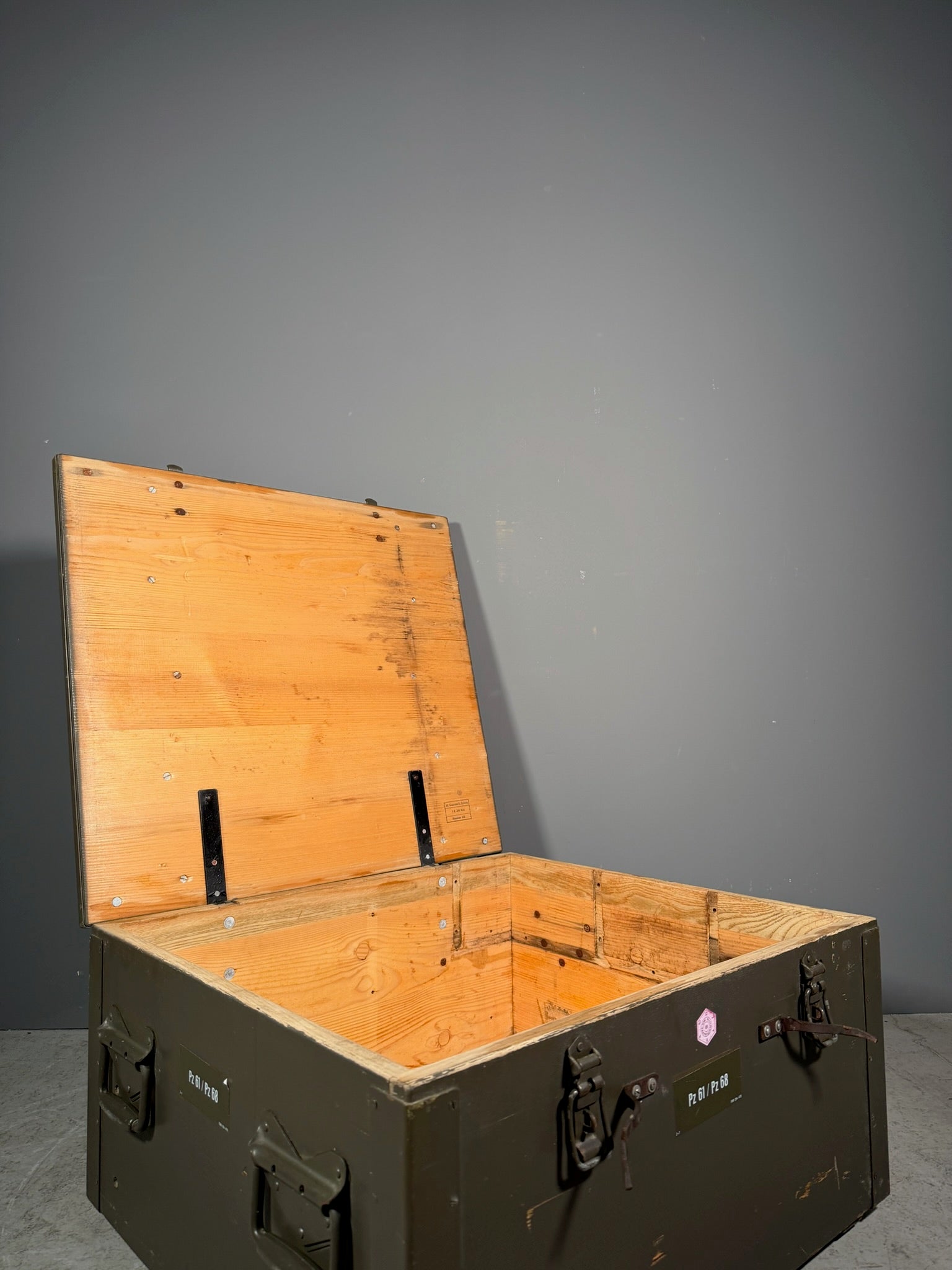 Cassa militare in legno