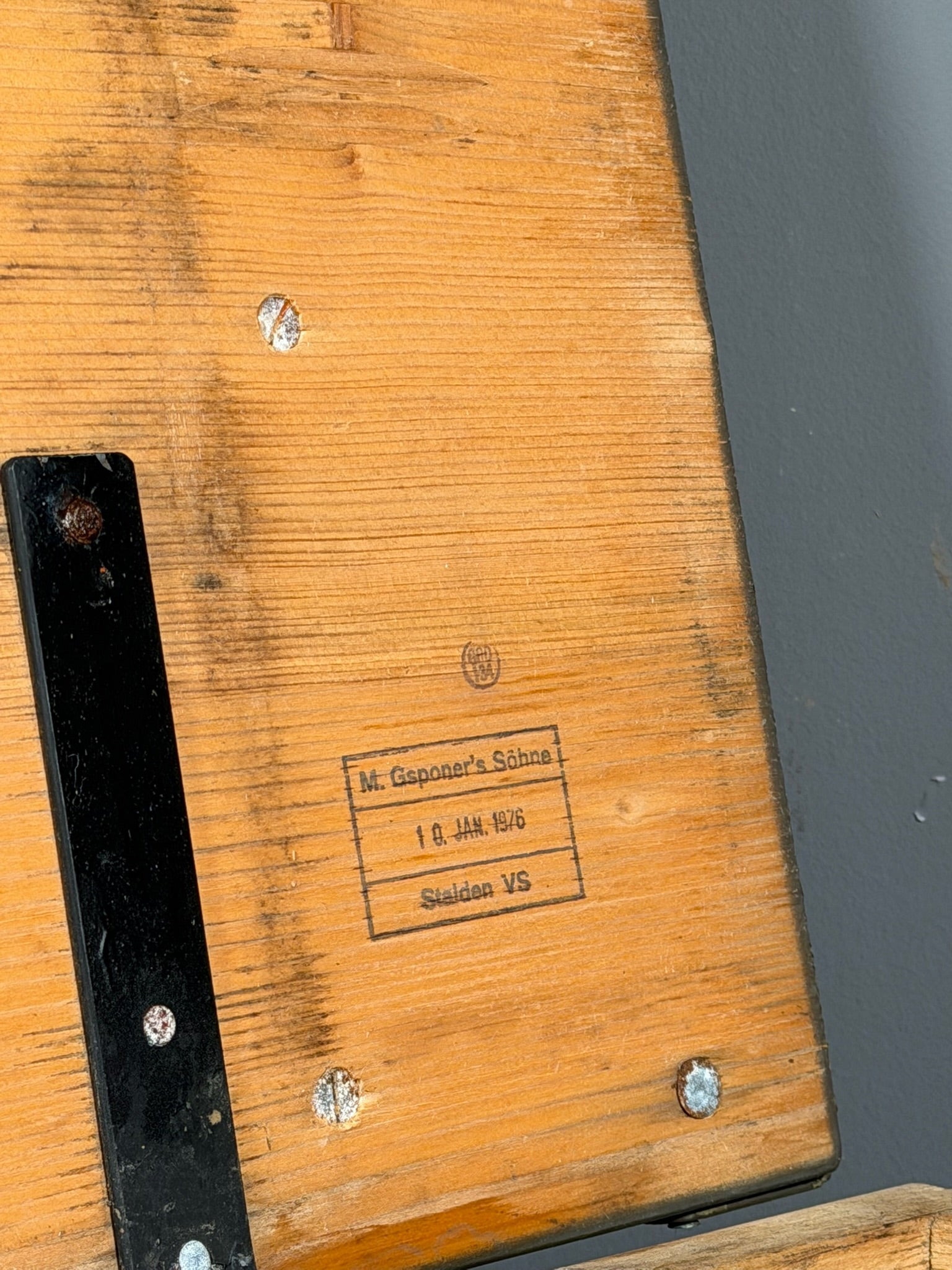 Cassa militare in legno