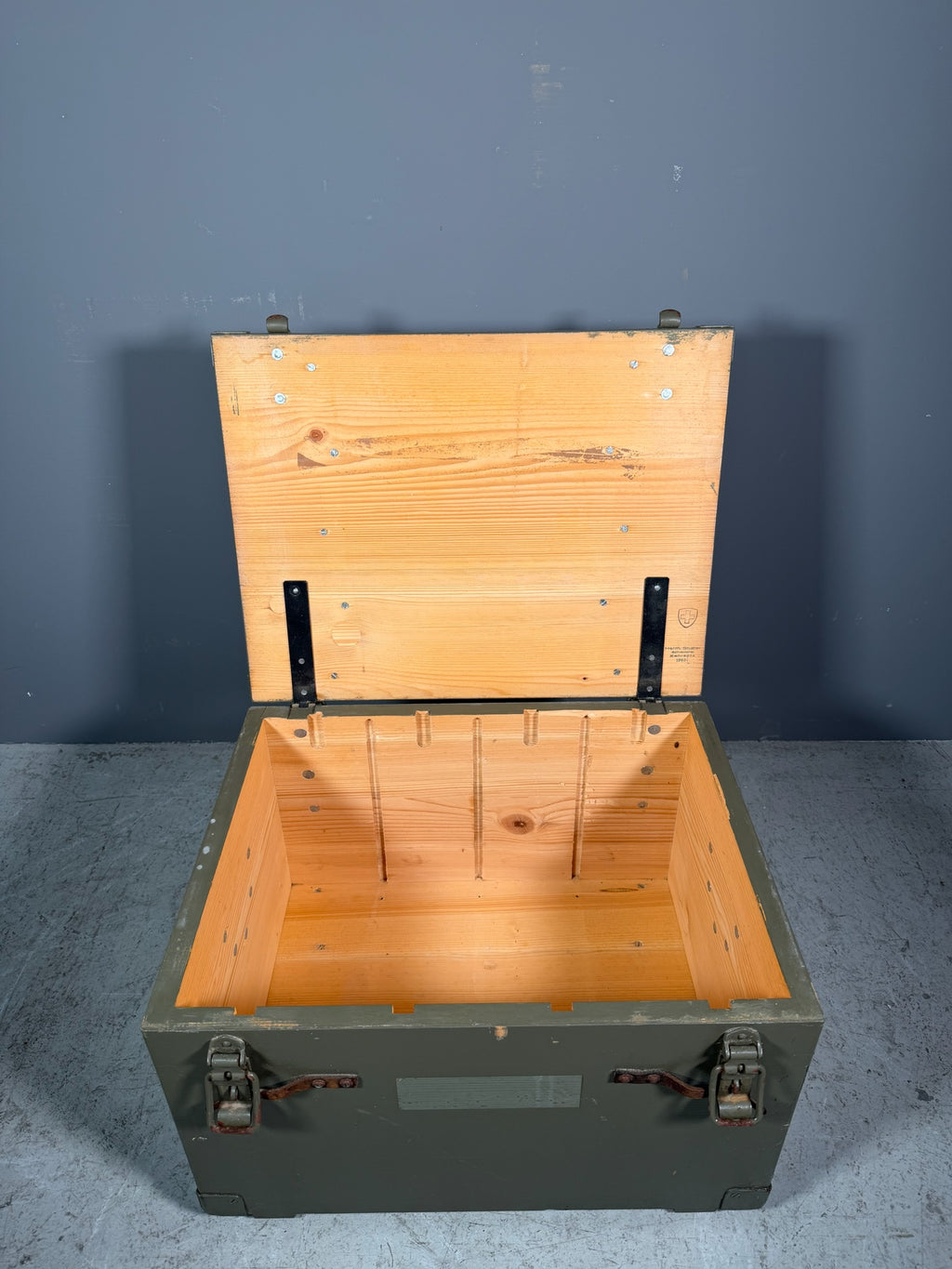 Cassa militare in legno