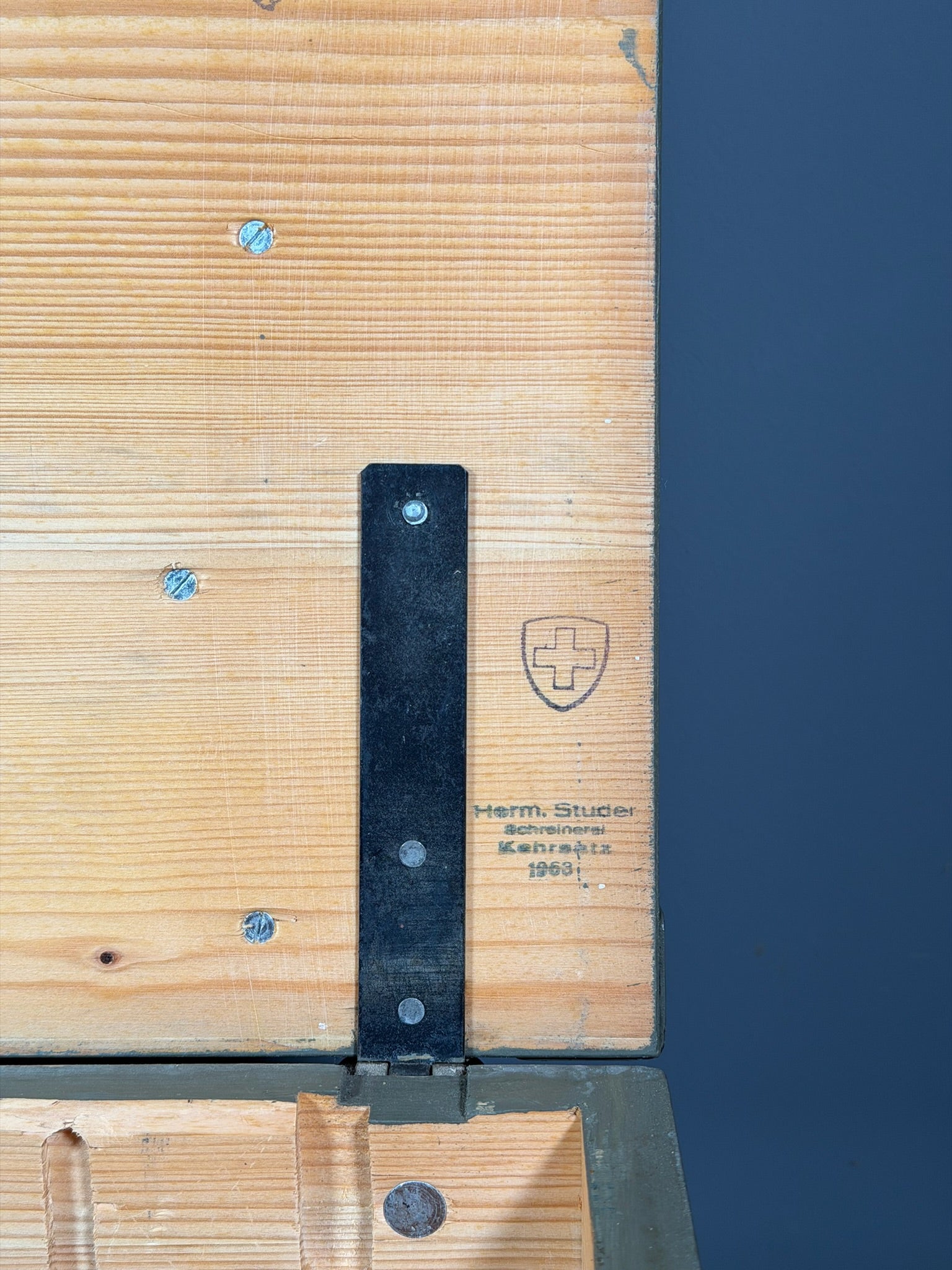 Cassa militare in legno