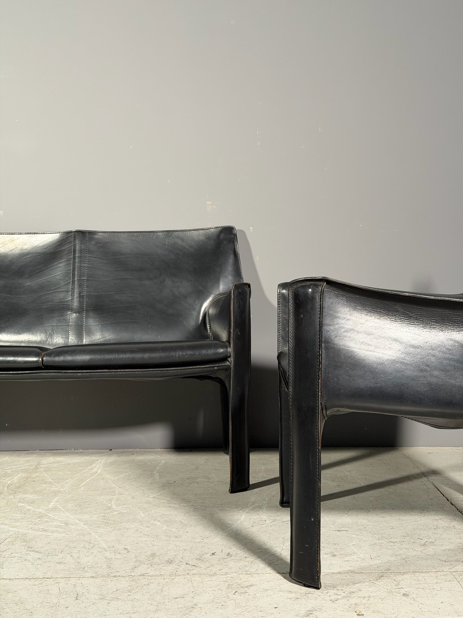 Divanetto in pelle modello "Cab 414"