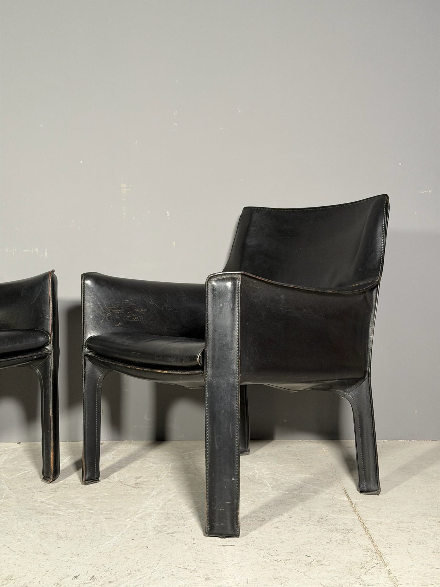 Poltrona in pelle modello "Cab 414"