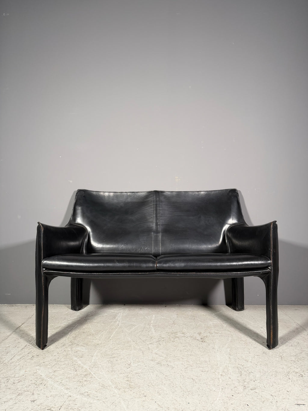 Divanetto in pelle modello "Cab 414"