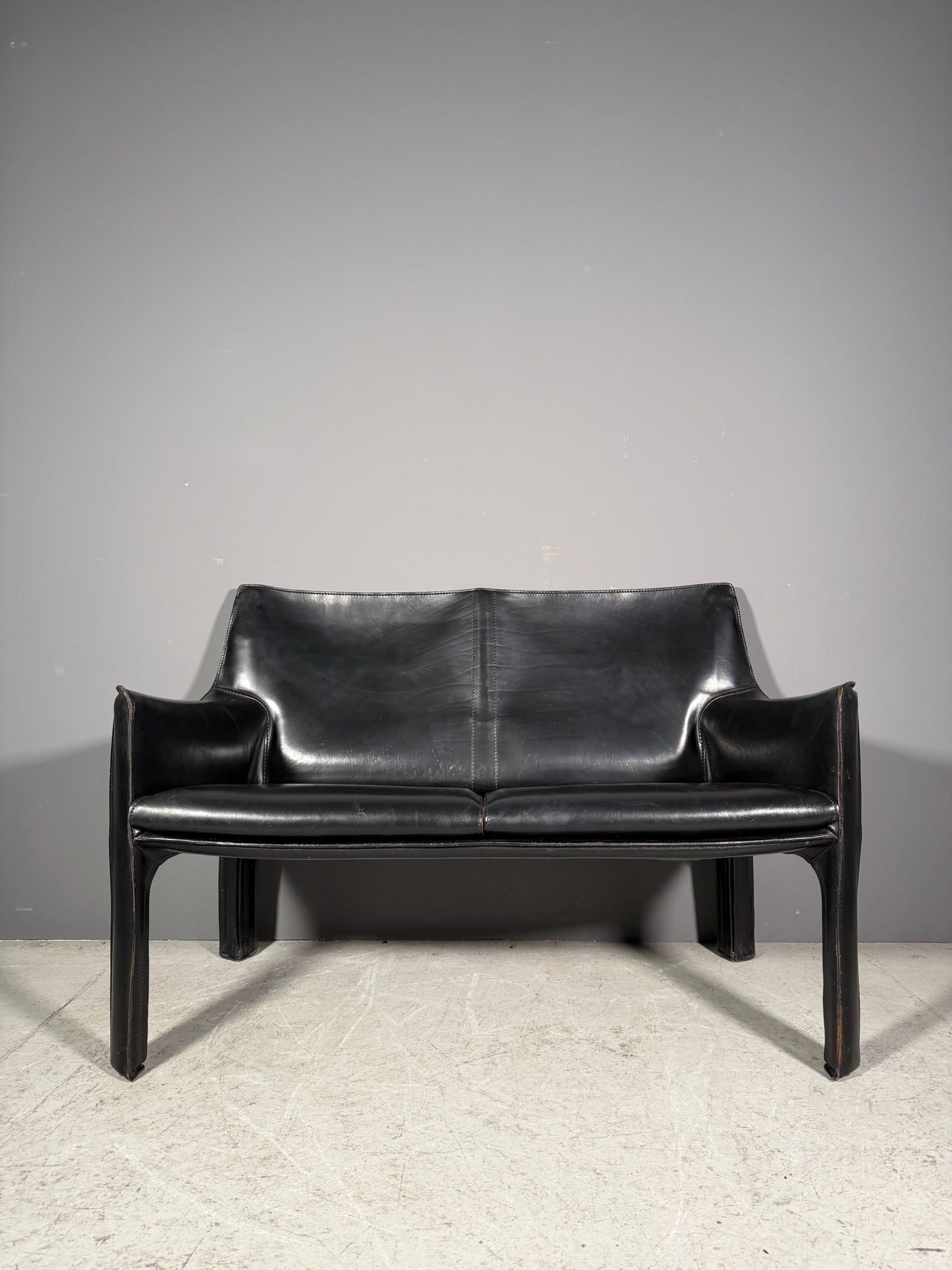 Divanetto in pelle modello "Cab 414"