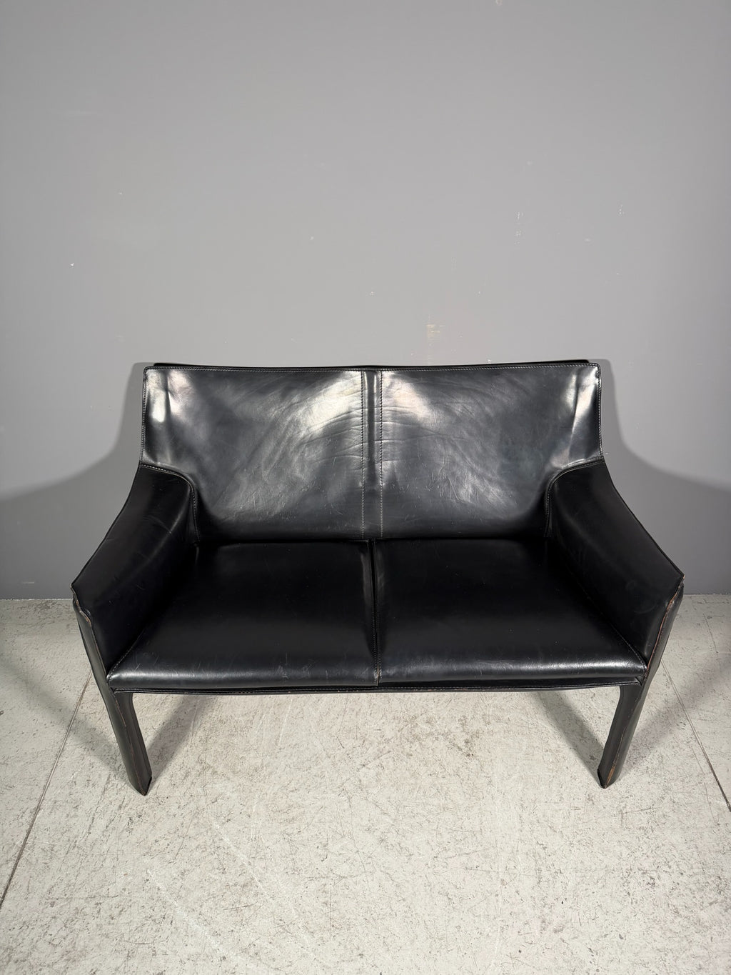 Divanetto in pelle modello "Cab 414"