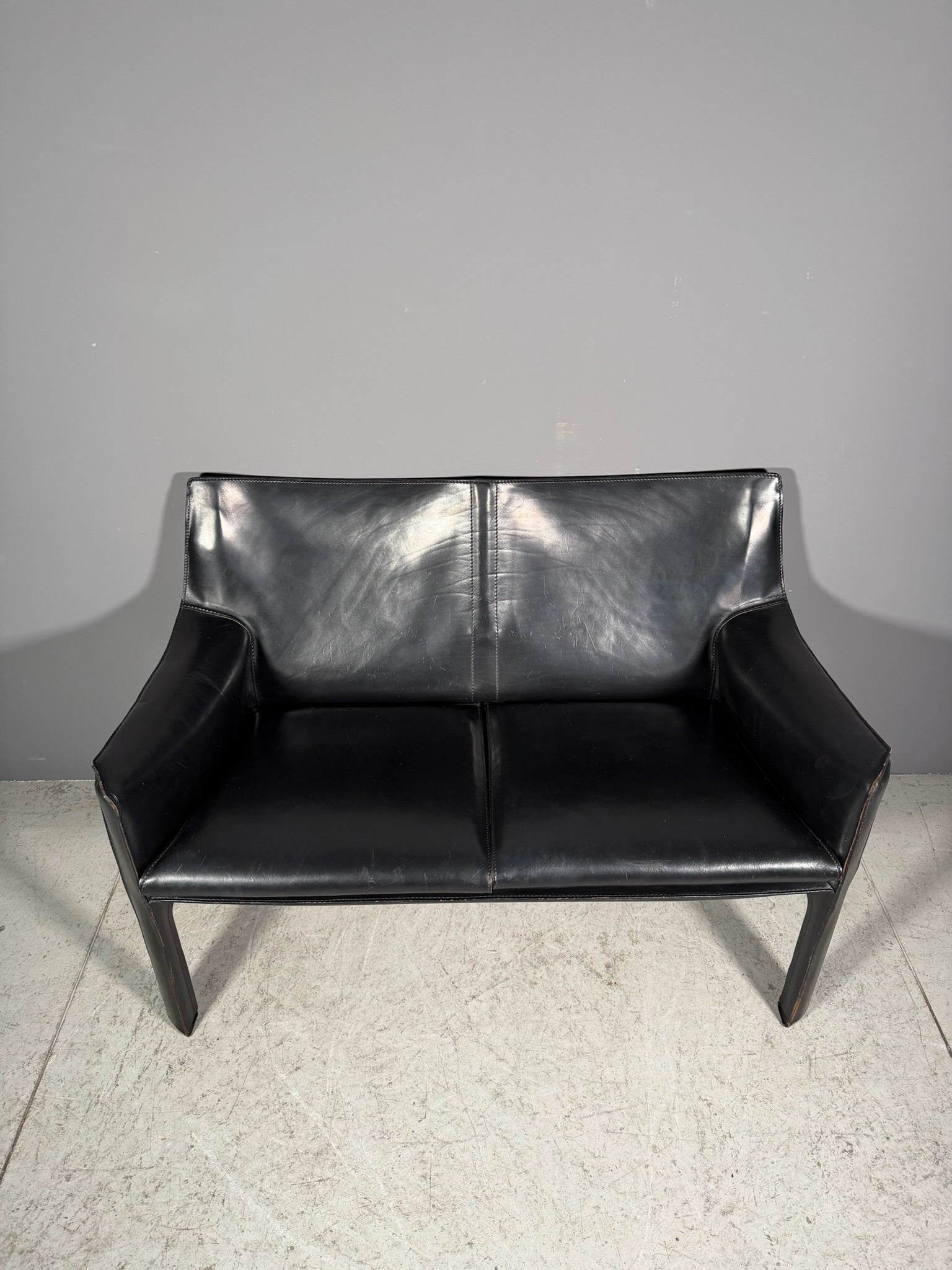 Divanetto in pelle modello "Cab 414"