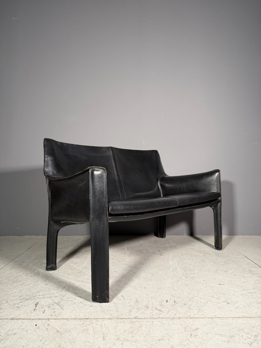Divanetto in pelle modello "Cab 414"