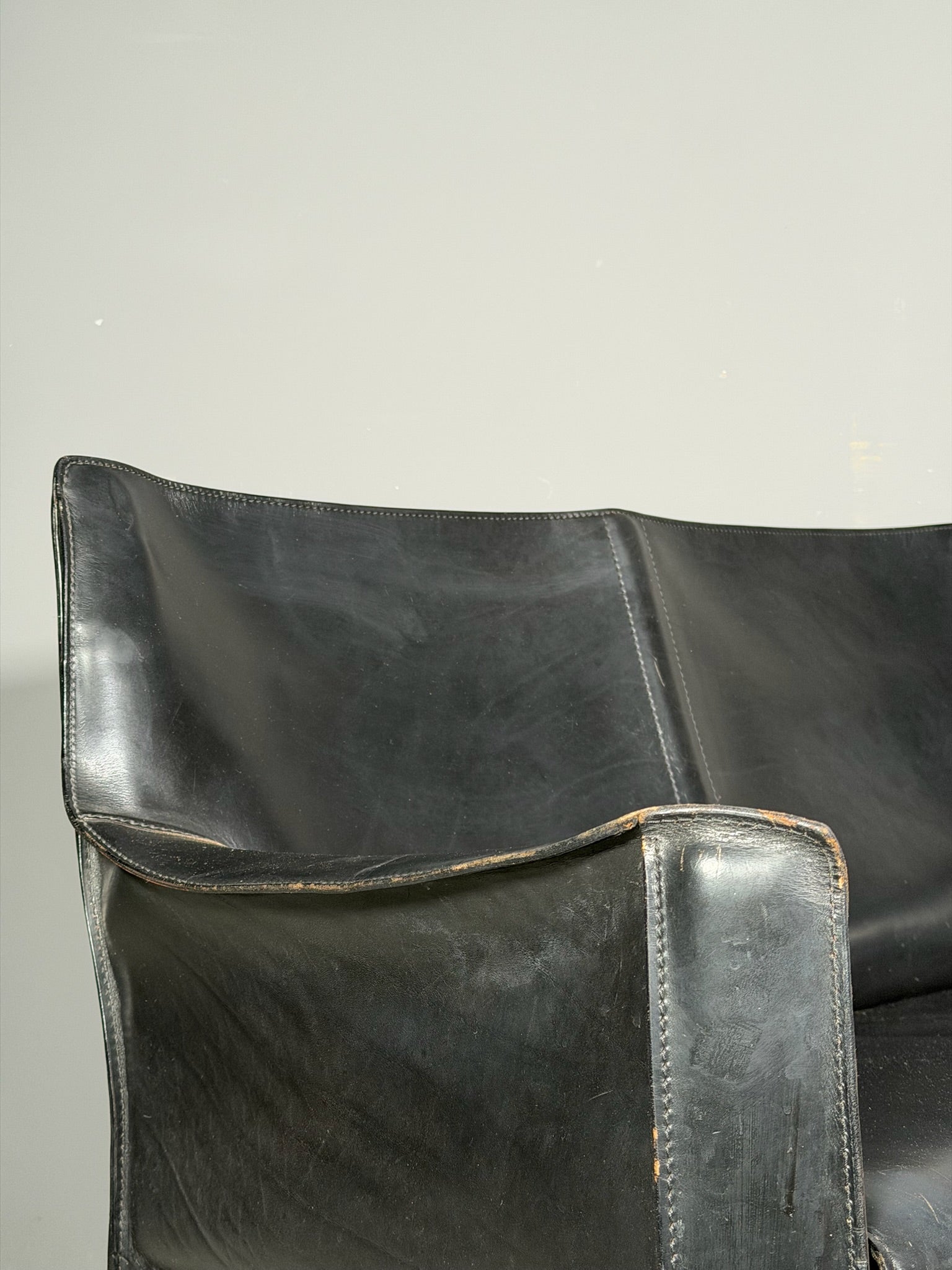 Divanetto in pelle modello "Cab 414"